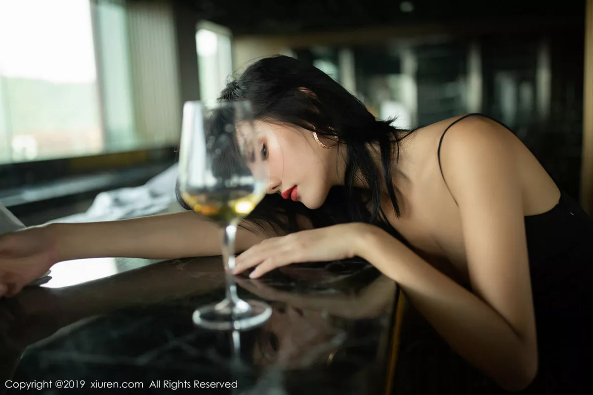 图片[2]-[XiuRen秀人网]第1739期就是阿朱啊写真-秀人资源网