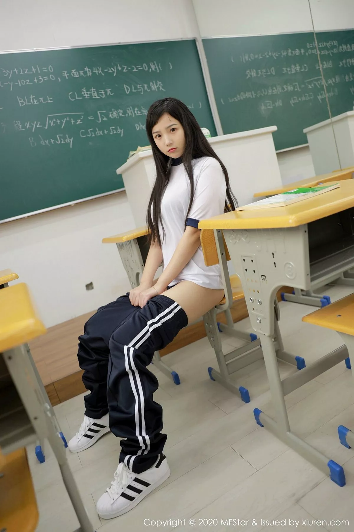 图片[28]-[MFStar模范学院]第273期徐微微写真-秀人资源网