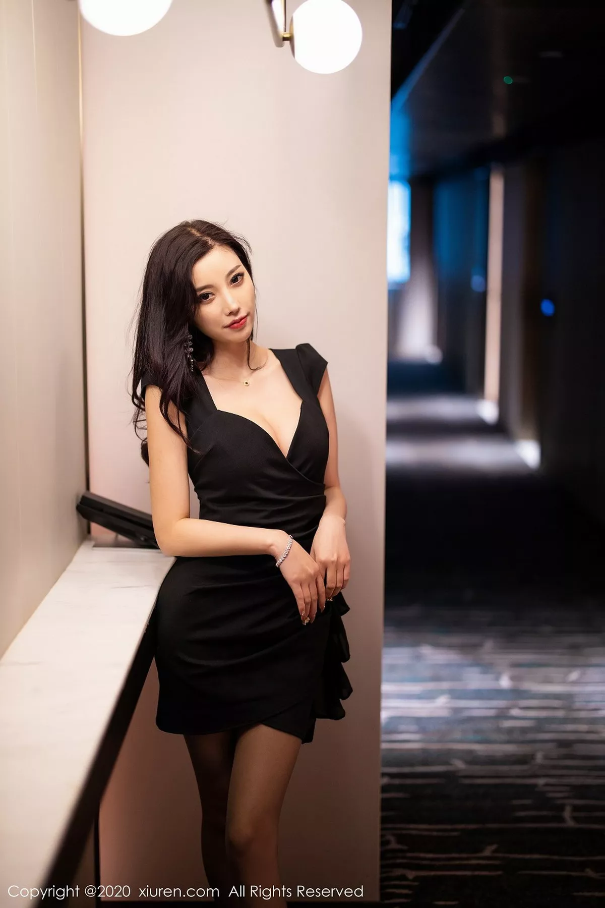 图片[4]-[XiuRen秀人网]第2241期杨晨晨写真-秀人资源网