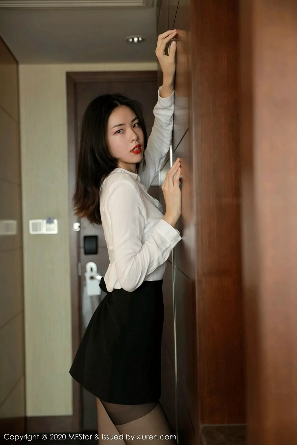 图片[15]-[MFStar模范学院]第371期噜噜妞儿写真-秀人资源网