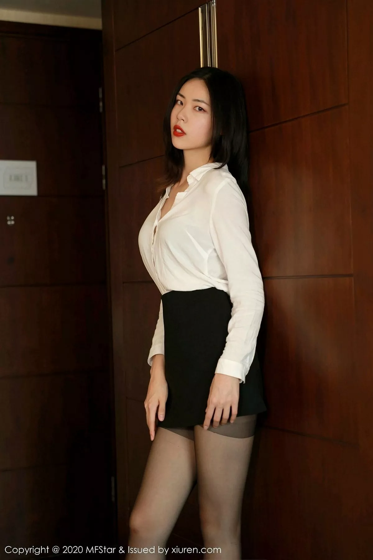 图片[11]-[MFStar模范学院]第371期噜噜妞儿写真-秀人资源网