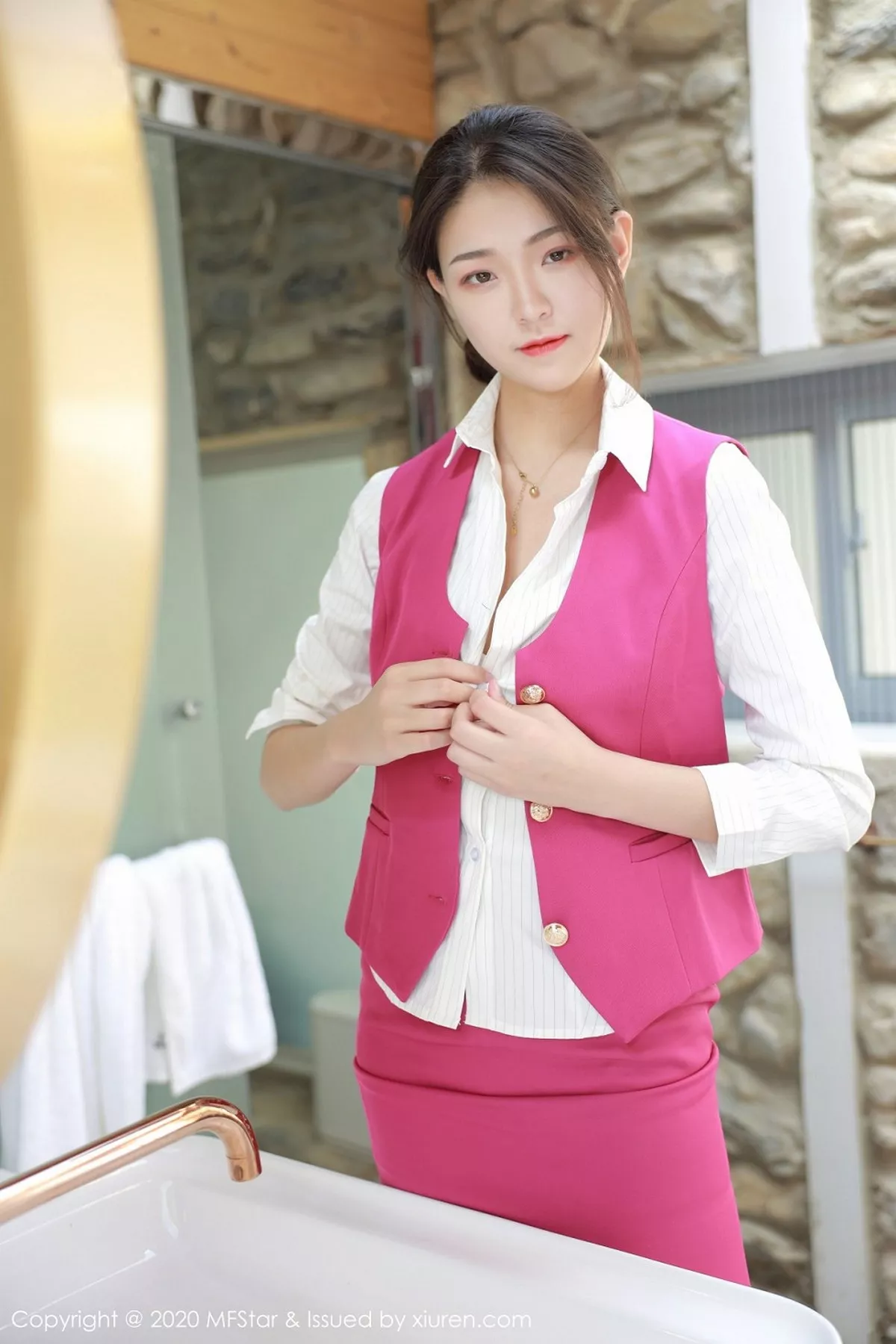 图片[2]-[MFStar模范学院]第356期苏雨彤写真-秀人资源网