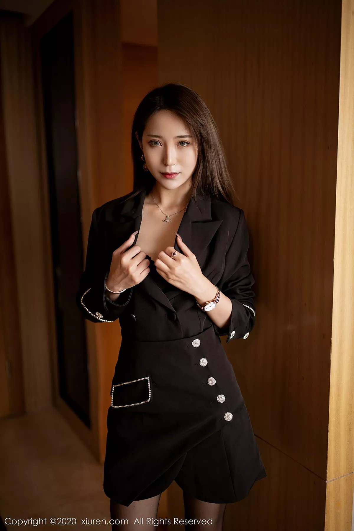 [XiuRen秀人网]第2556期周慕汐写真-秀人资源网