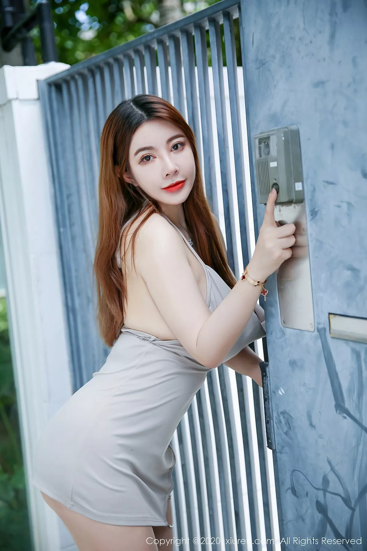 图片[2]-[XiuRen秀人网]第2593期软软Roro写真-秀人资源网