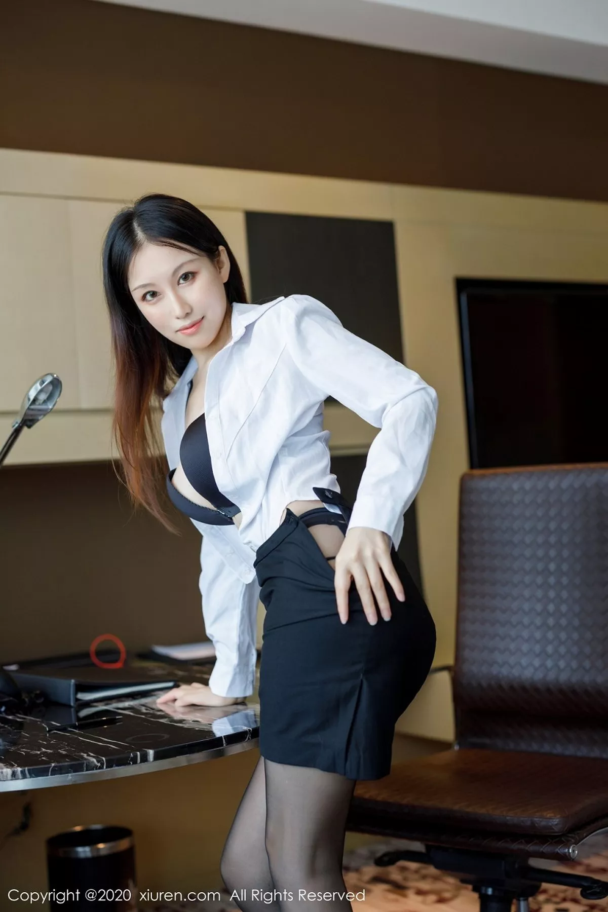 图片[2]-[XiuRen秀人网]第2649期月音瞳写真-秀人资源网