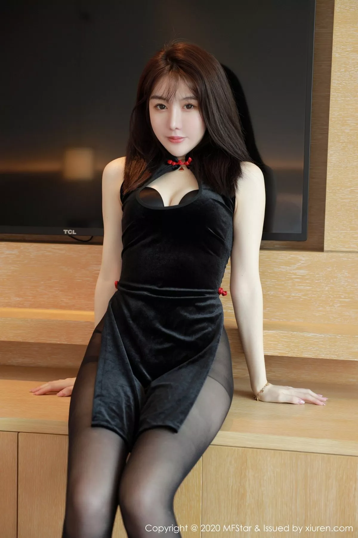图片[8]-[MFStar模范学院]第402期薛琪琪写真-秀人资源网