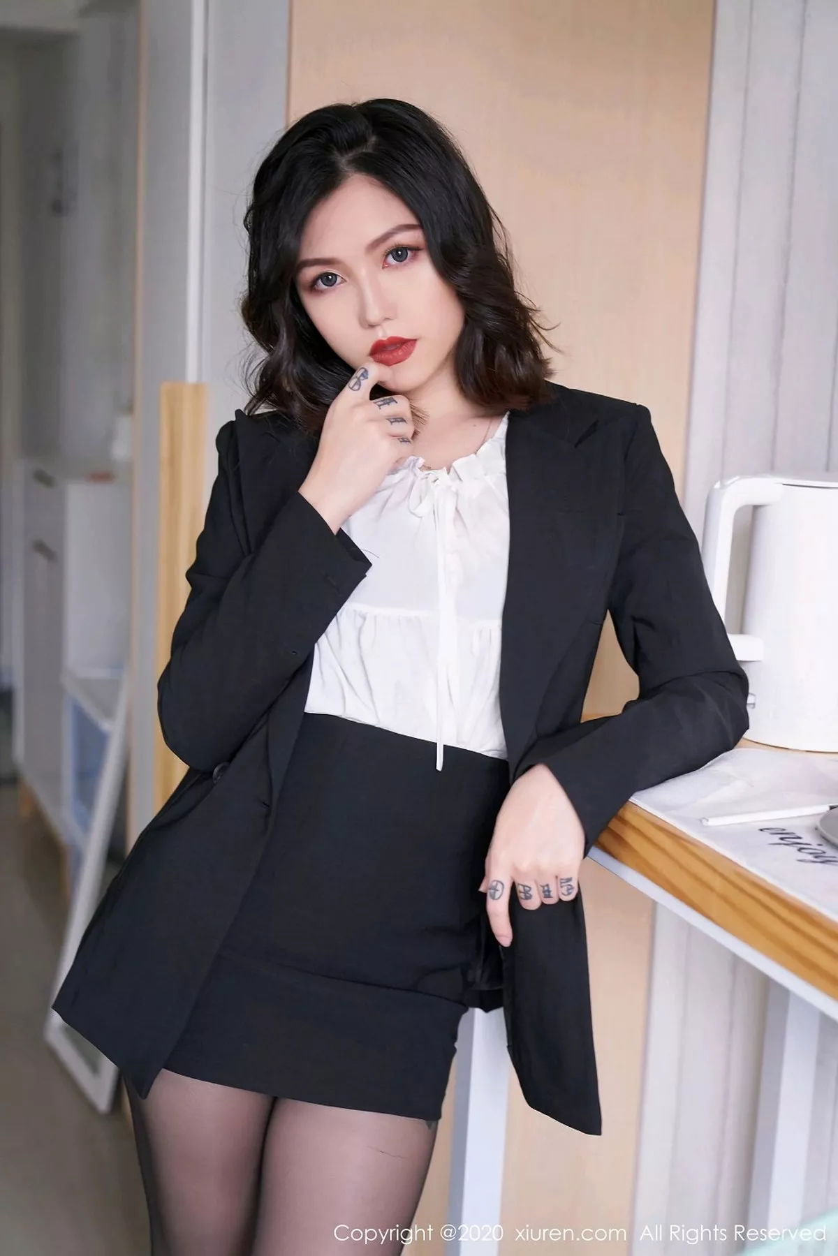 图片[9]-[XiuRen秀人网]第2711期舌尖上的菊花写真-秀人资源网