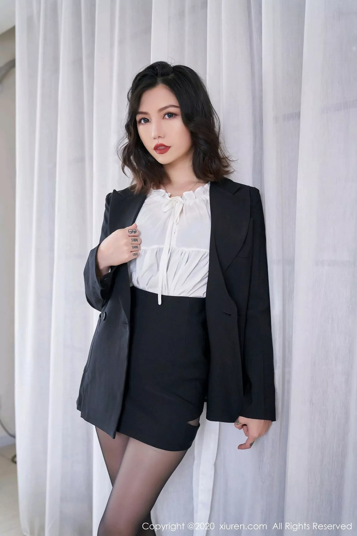 图片[3]-[XiuRen秀人网]第2711期舌尖上的菊花写真-秀人资源网