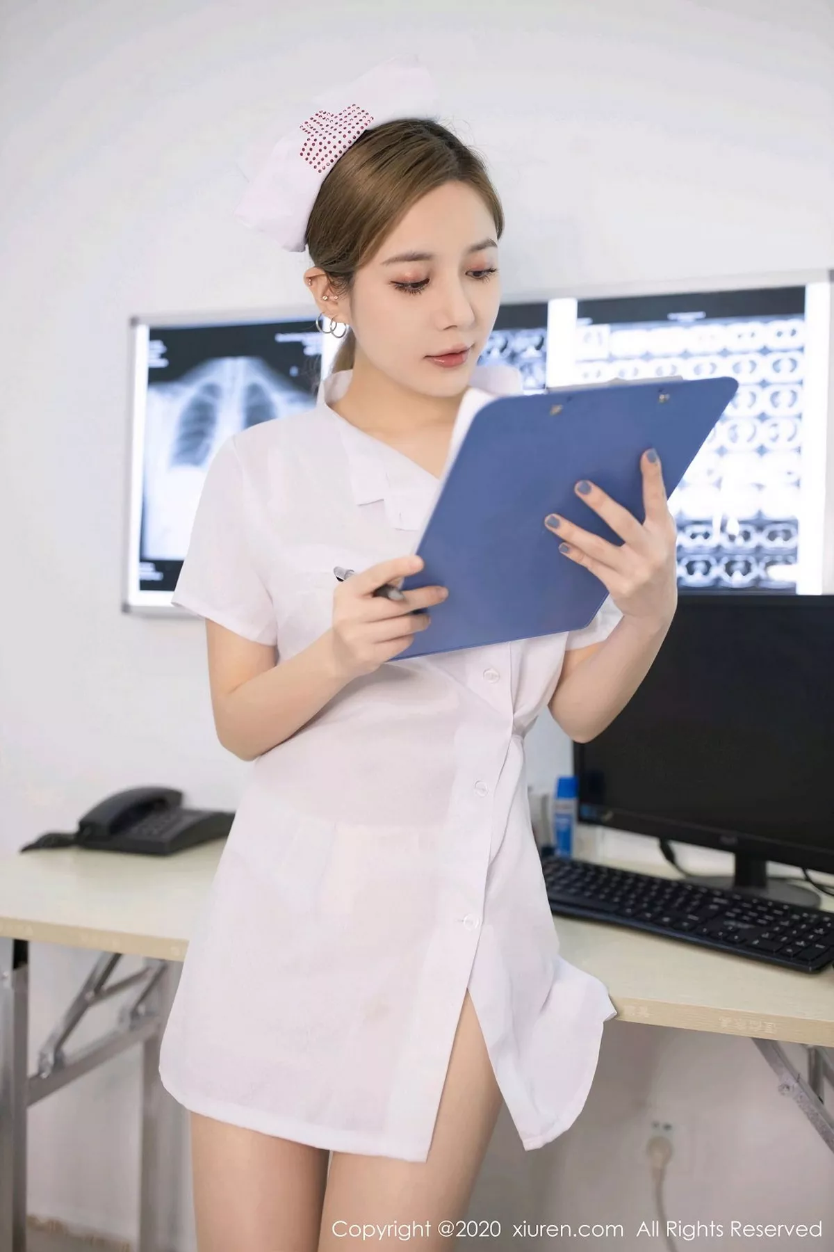 [XiuRen秀人网]第2743期鱼子酱写真-秀人资源网