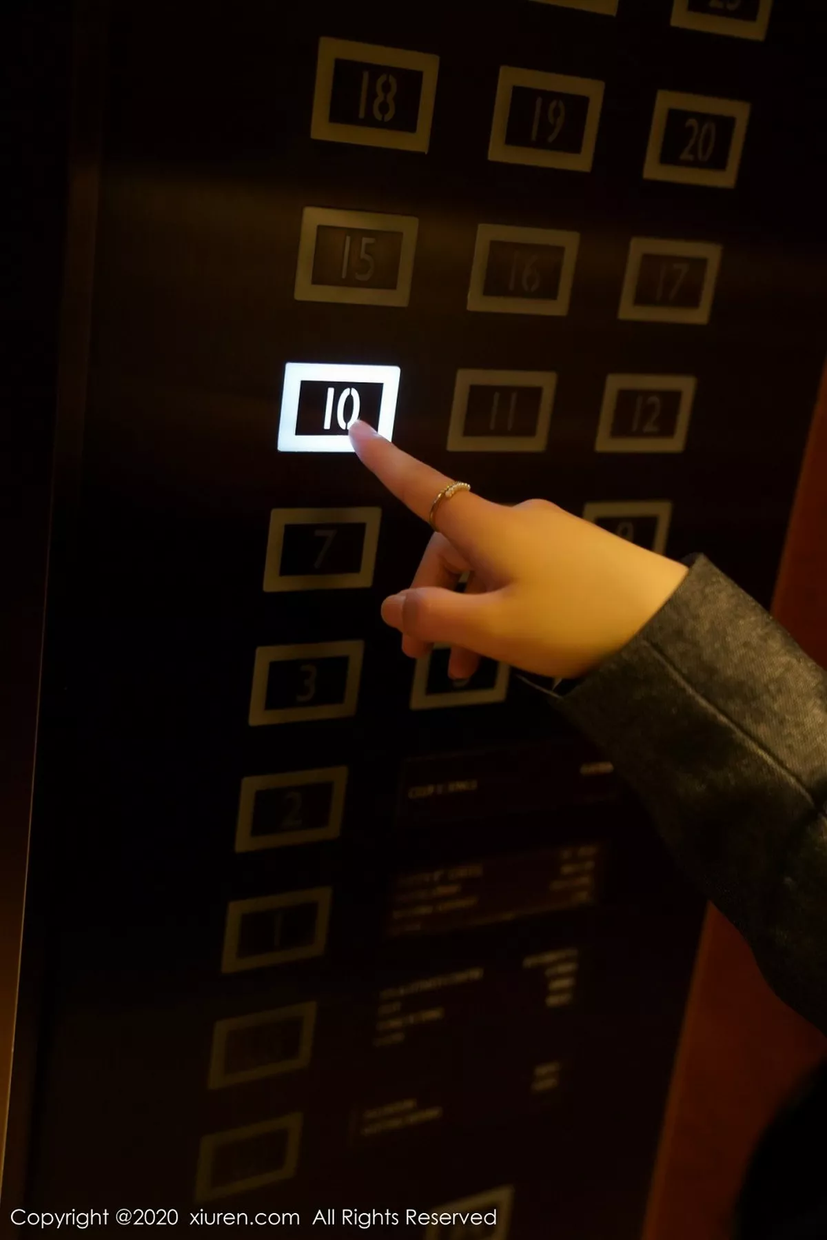 图片[12]-[XiuRen秀人网]第2628期美七Mia写真-秀人资源网