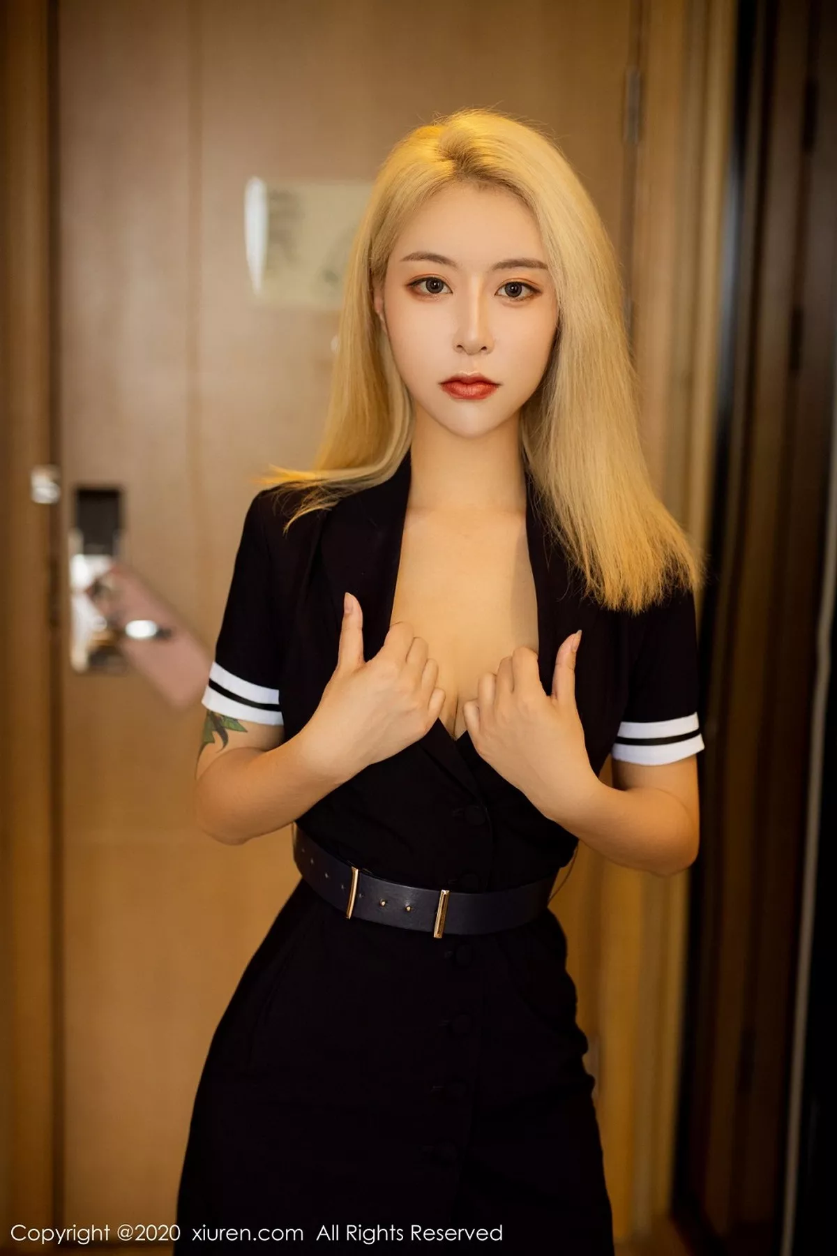 [XiuRen秀人网]第2645期糯米NM写真-秀人资源网