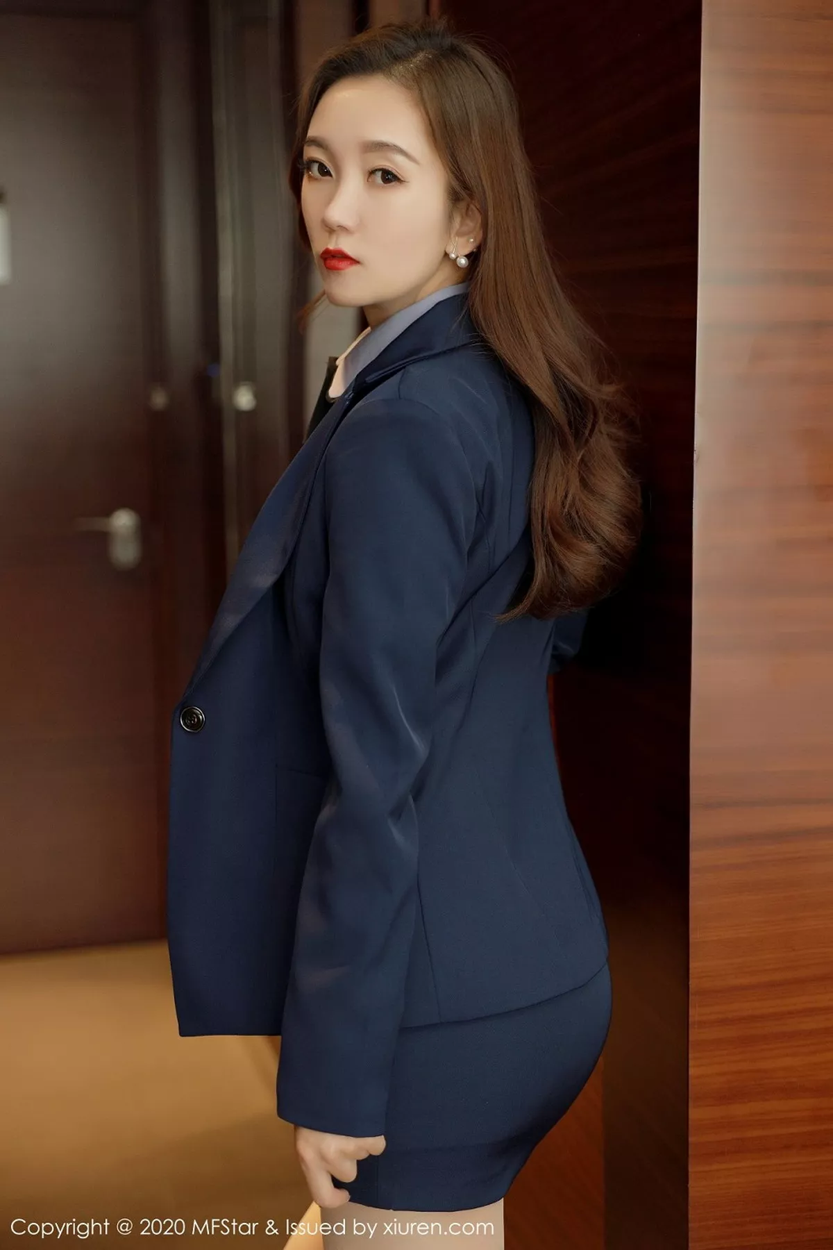 图片[12]-[MFStar模范学院]第425期艾静香写真-秀人资源网