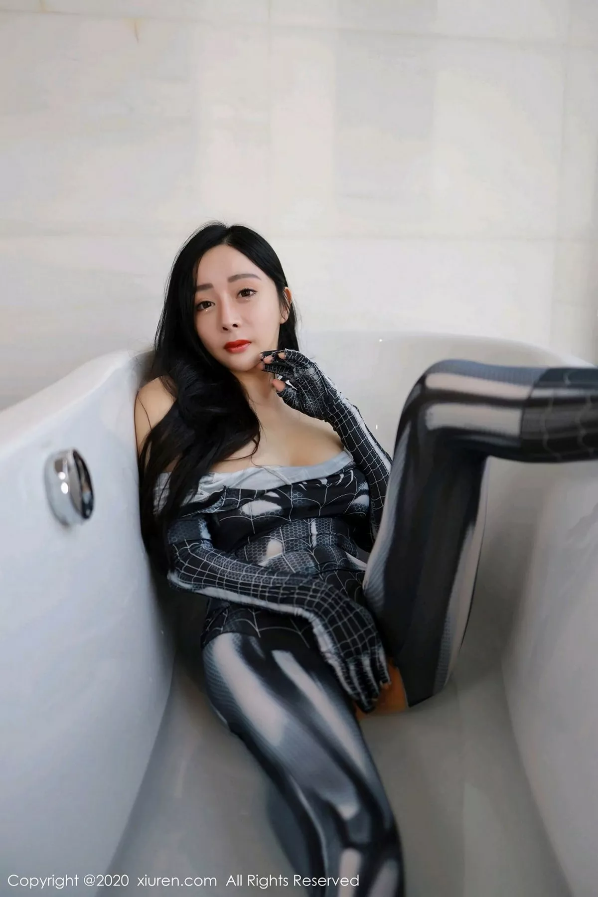 图片[2]-[XiuRen秀人网]第2951期允爾写真-秀人资源网