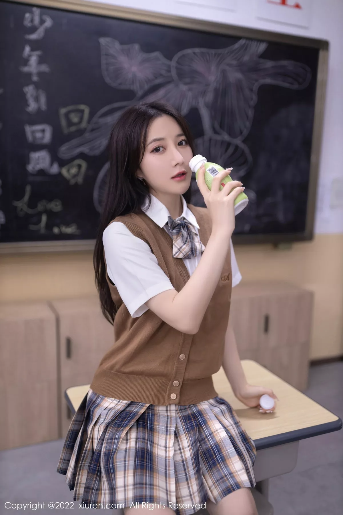 图片[2]-[XiuRen秀人网]第5673期鱼子酱写真-秀人资源网