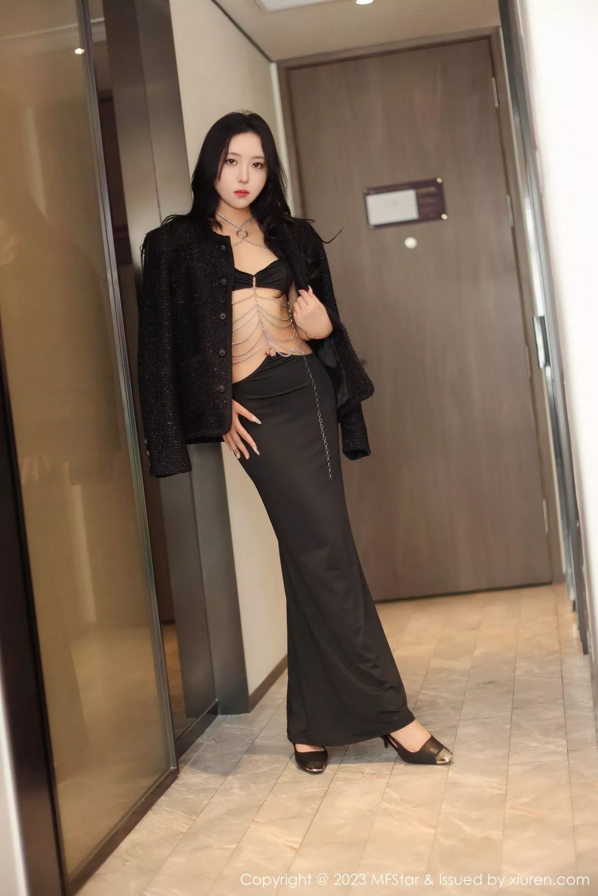 图片[23]-[MFStar模范学院]第583期露露写真-秀人资源网