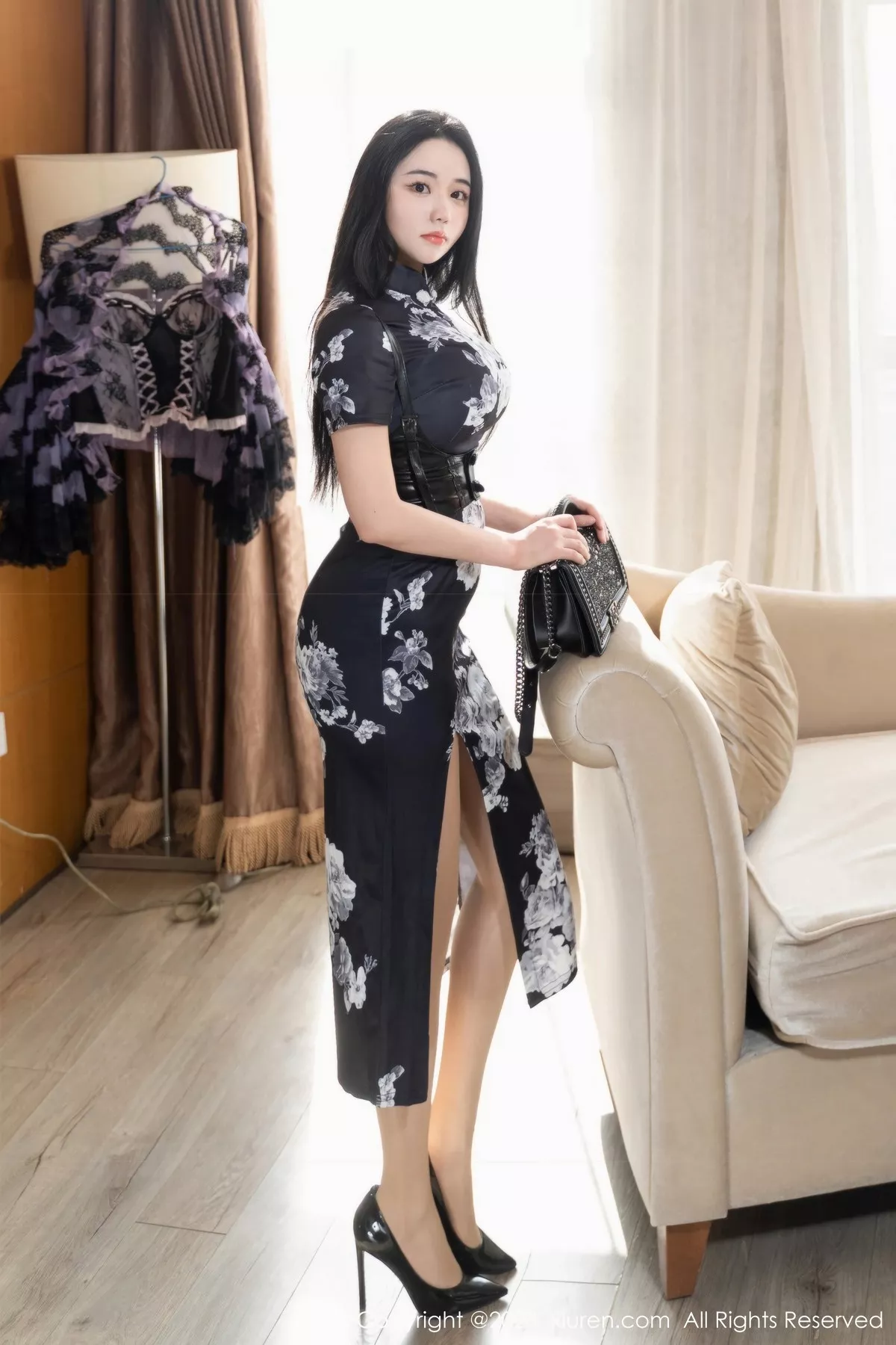 图片[2]-[XiuRen秀人网]第6379期汐汐爱吃草莓写真-秀人资源网