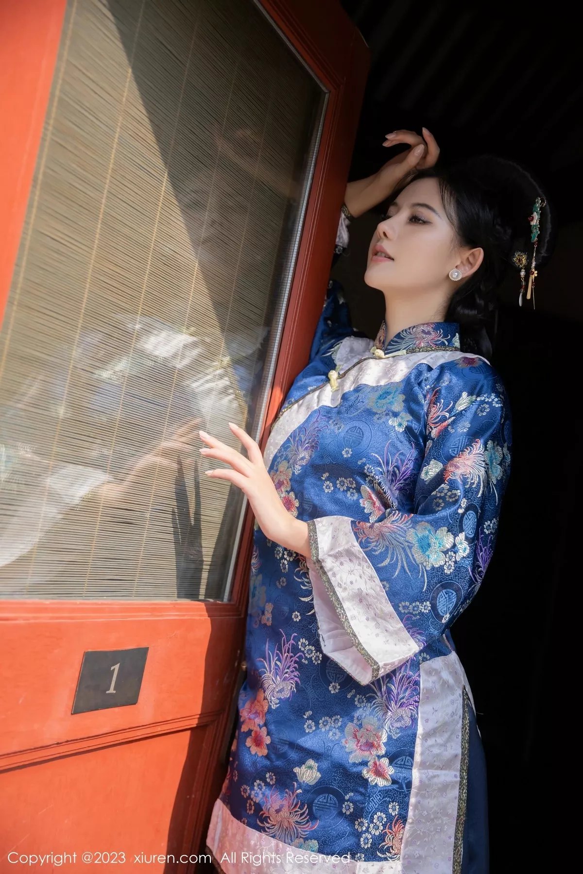 [XiuRen秀人网]第6398期就是阿朱啊写真-秀人资源网