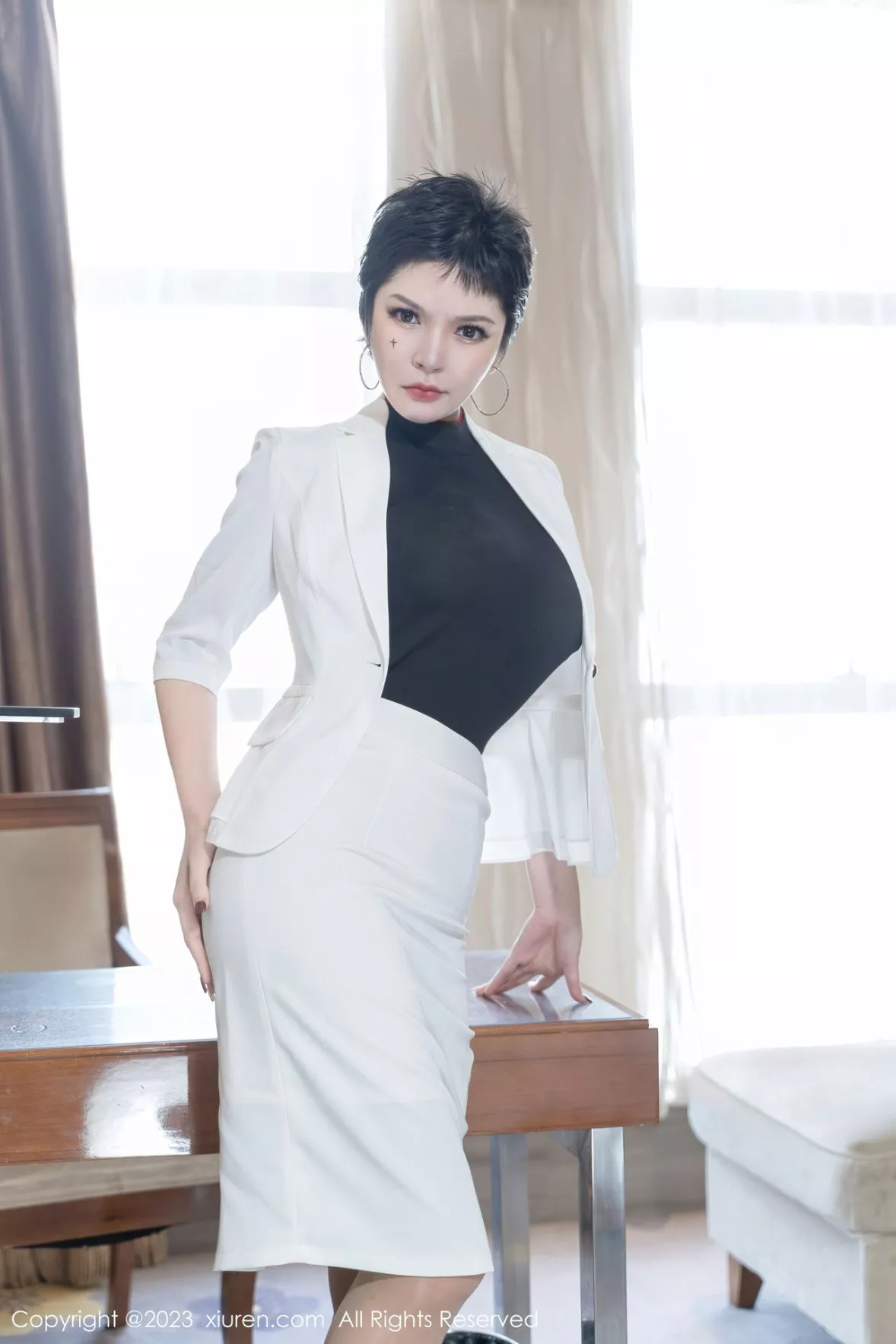 图片[4]-[XiuRen秀人网]第6415期伊丽莎有点白写真-秀人资源网