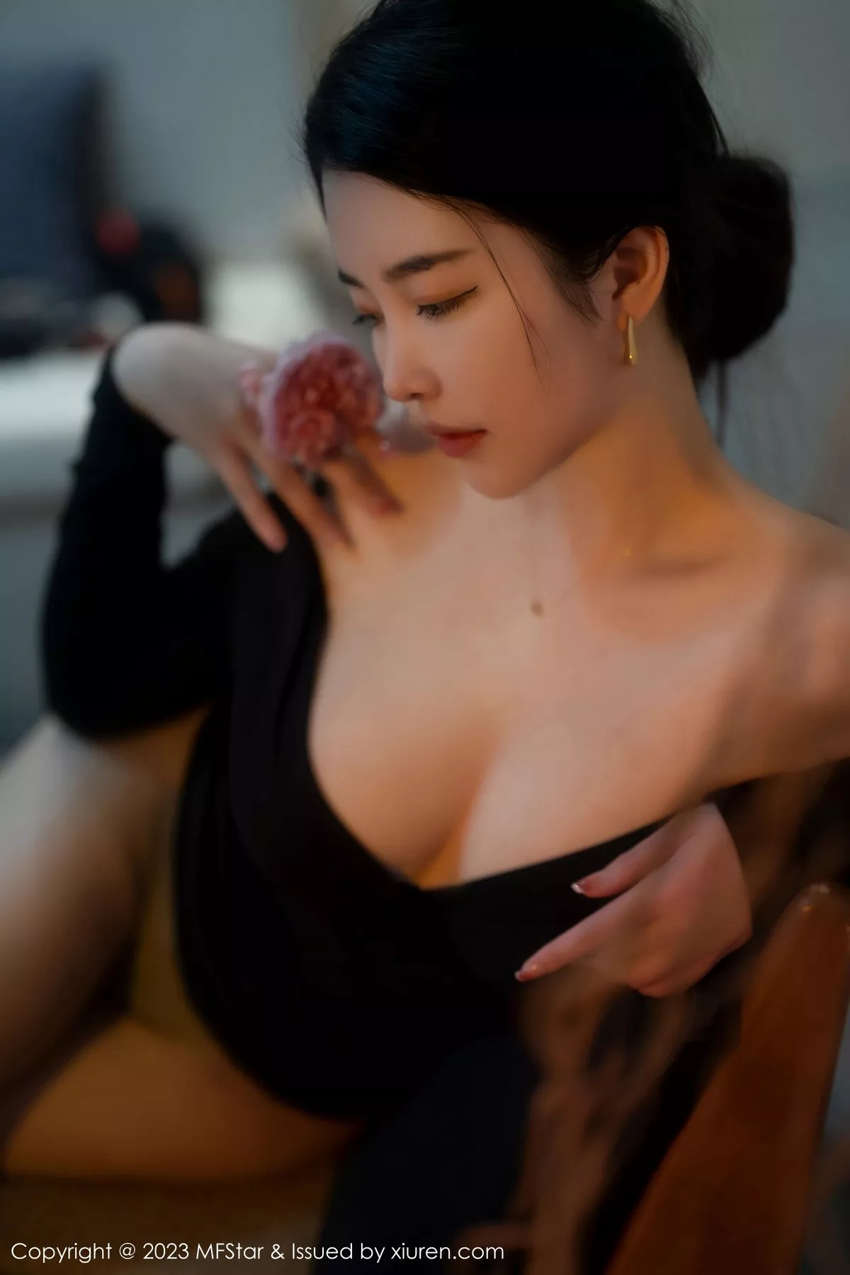 图片[2]-[MFStar模范学院]第596期樱桃小犊子写真-秀人资源网