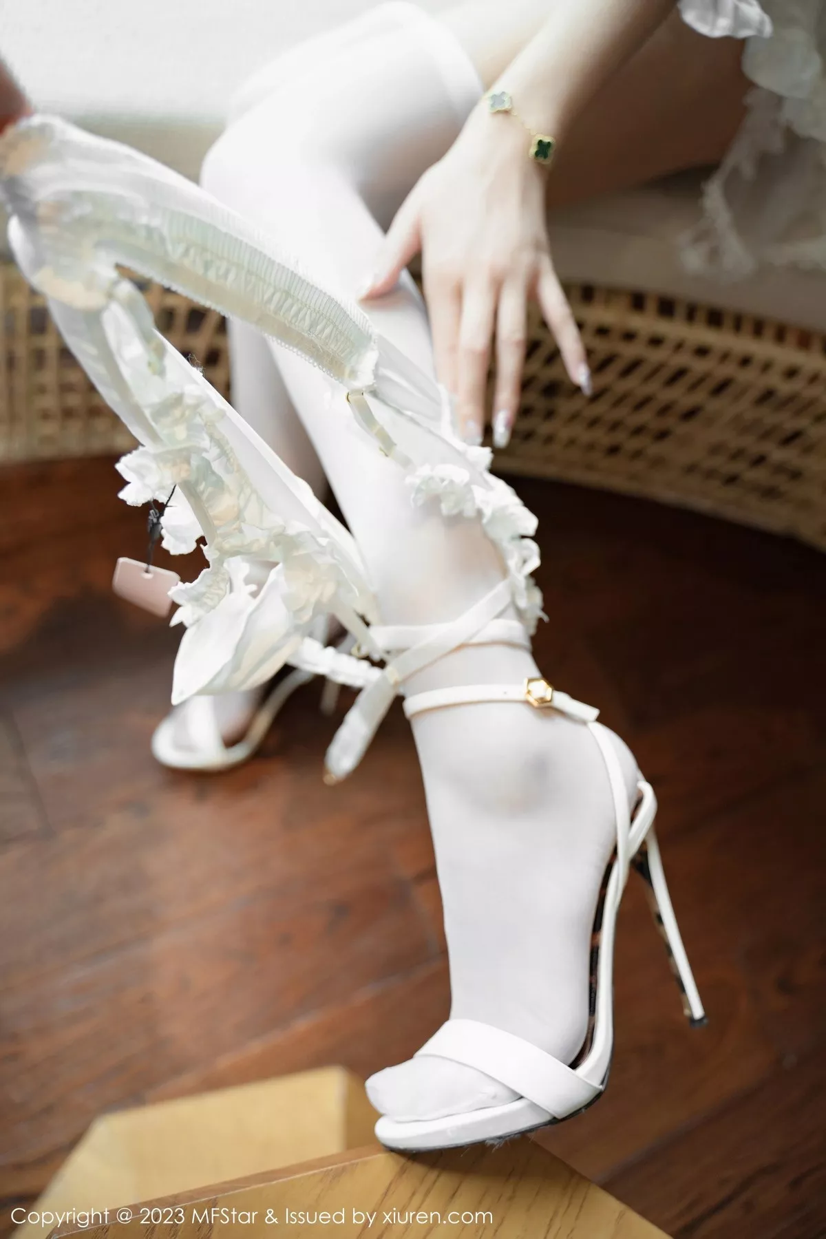 图片[20]-[MFStar模范学院]第613期杨可可写真-秀人资源网