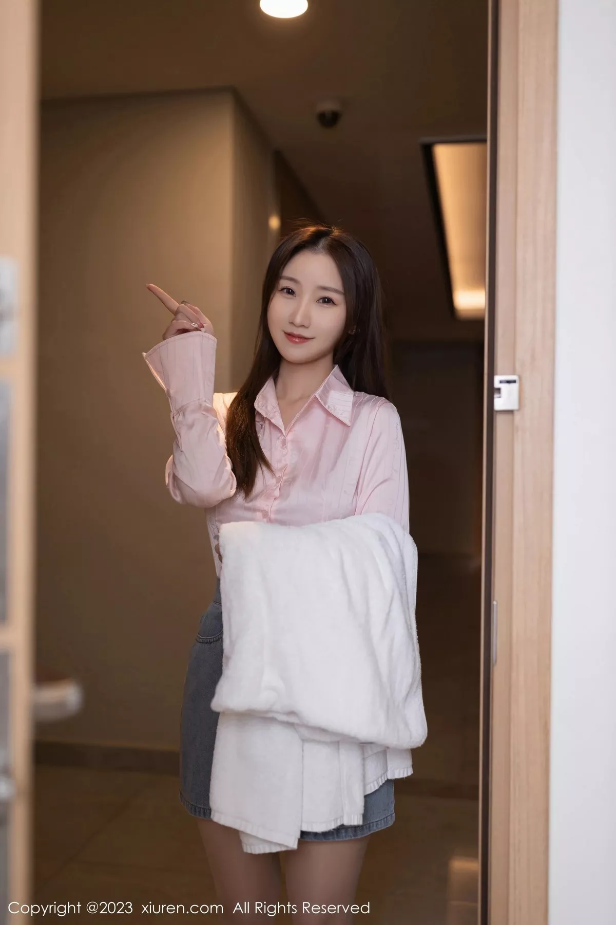 [XiuRen秀人网]第6832期杏子写真-秀人资源网