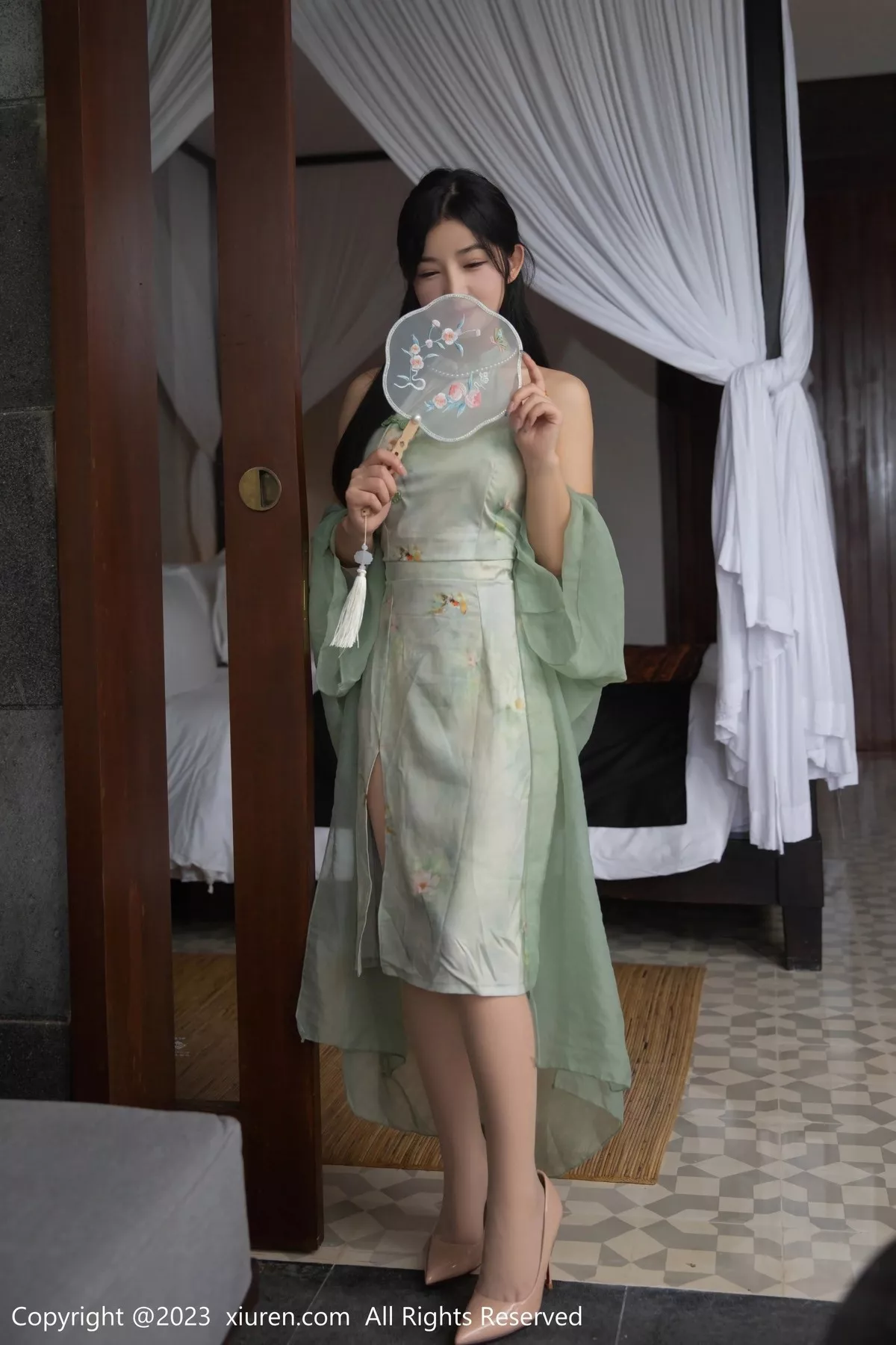 [XiuRen秀人网]第6880期谭小灵写真-秀人资源网