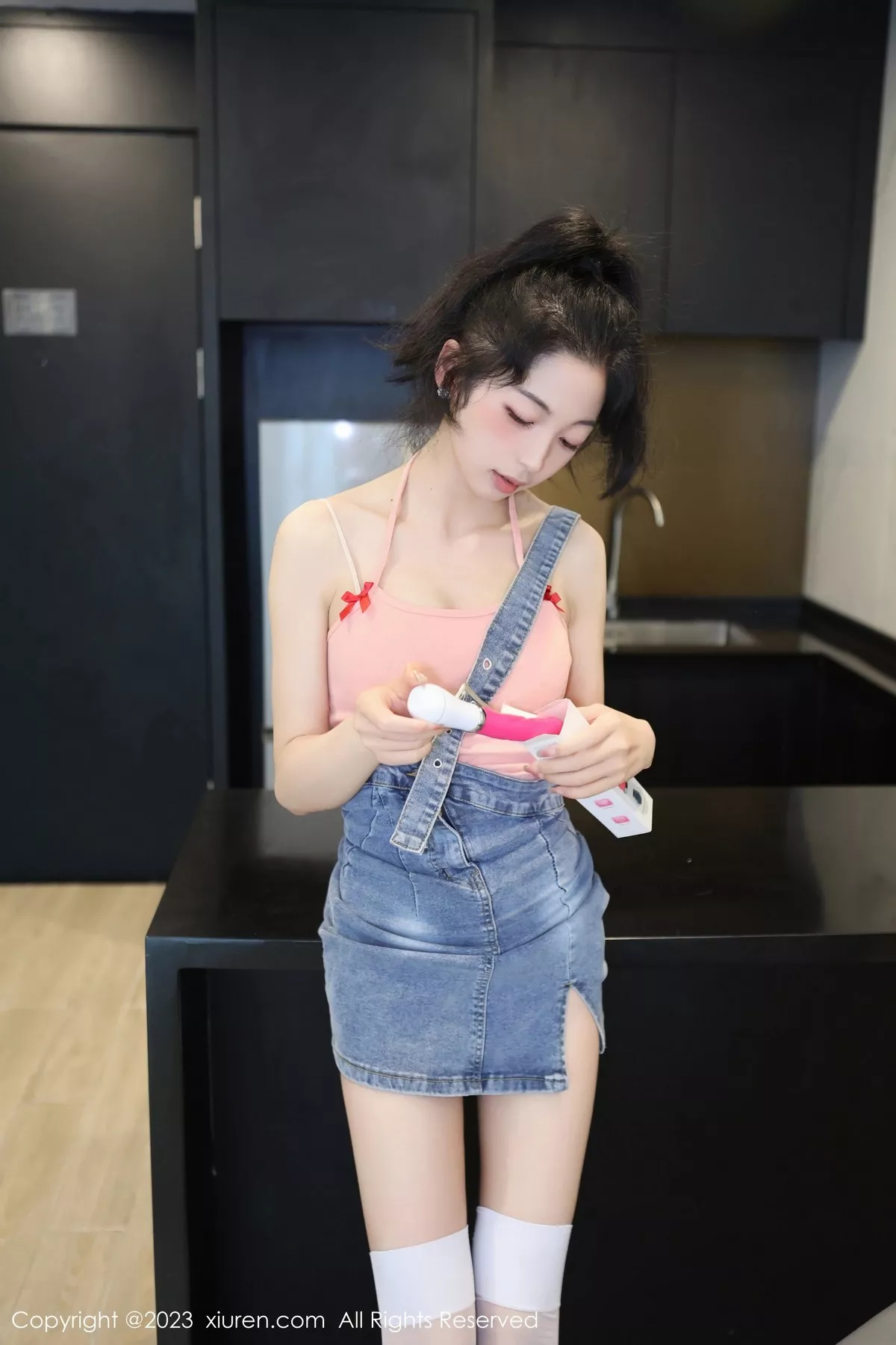 图片[5]-[XiuRen秀人网]第6816期茜茜写真-秀人资源网