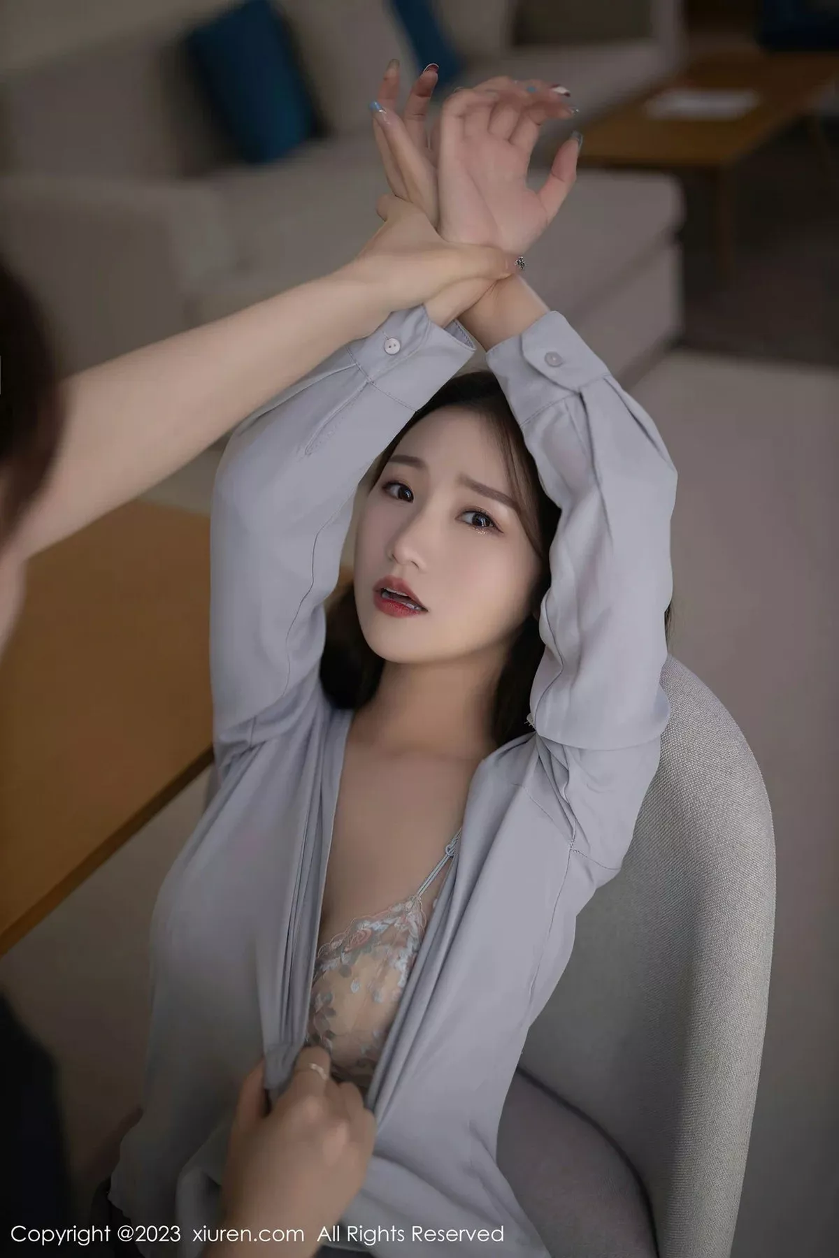 图片[2]-[XiuRen秀人网]第6989期杏子写真-秀人资源网