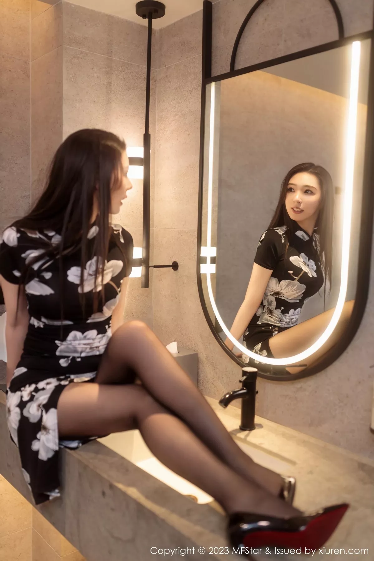 图片[4]-[MFStar模范学院]第630期小波多写真-秀人资源网