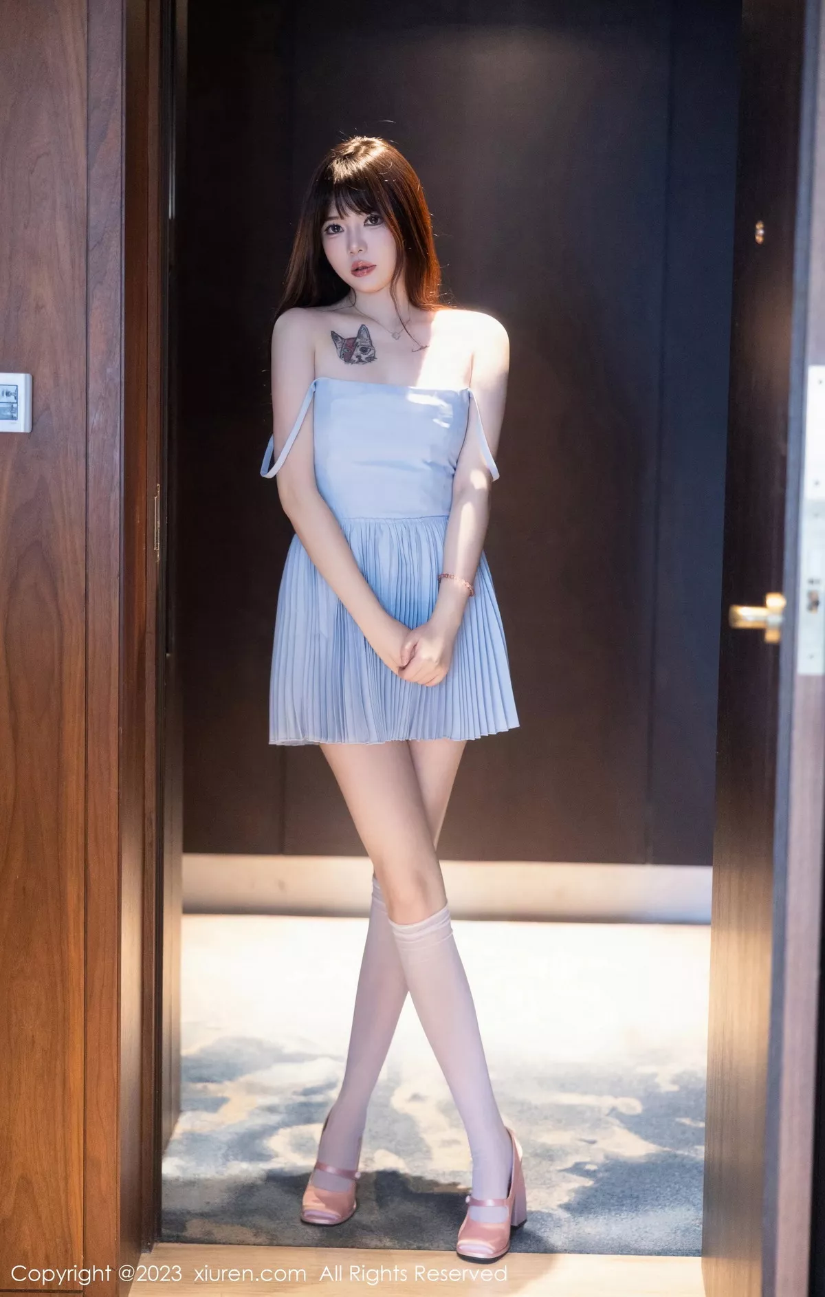 图片[5]-[XiuRen秀人网]第7266期薇薇写真-秀人资源网