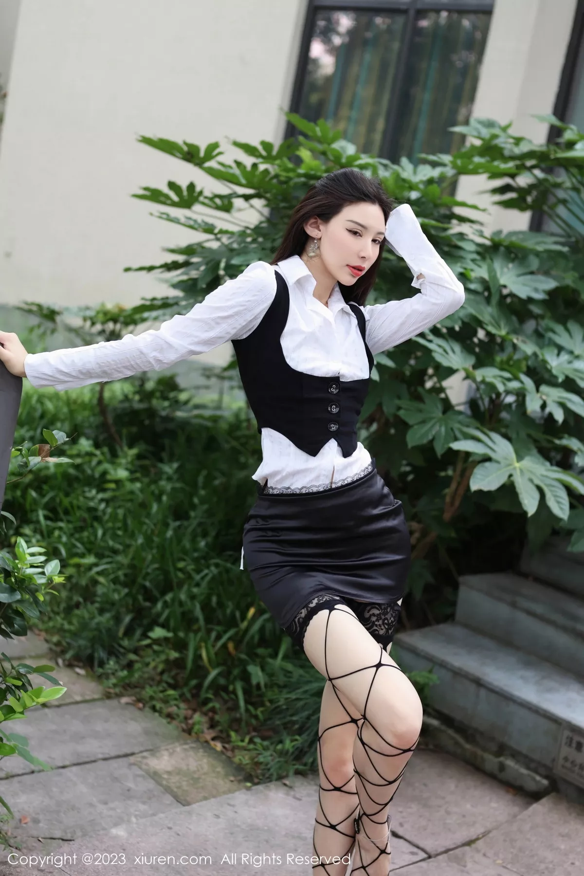 [XiuRen秀人网]第7525期曼柔写真-秀人资源网