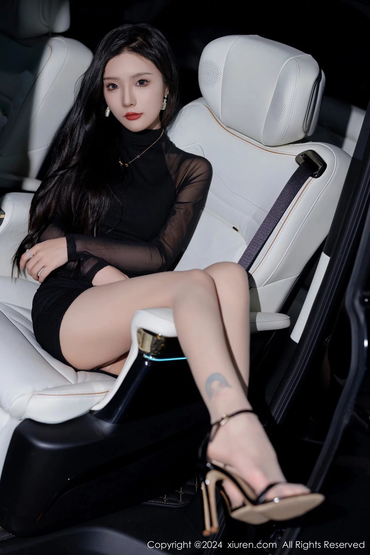 图片[2]-[XiuRen秀人网]第7942期七七写真-秀人资源网