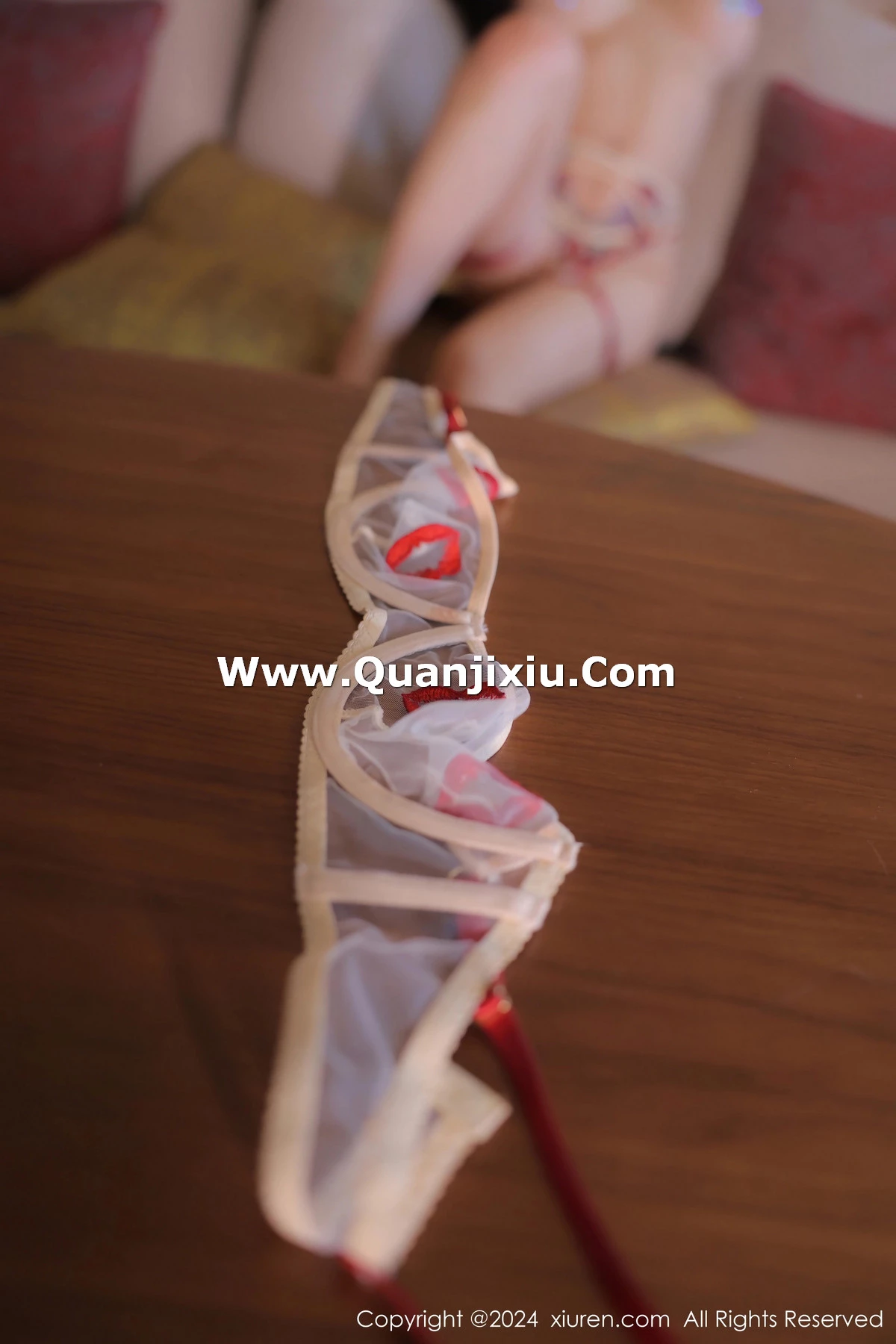 [XiuRen秀人网]第7986期田冰冰写真-秀人资源网