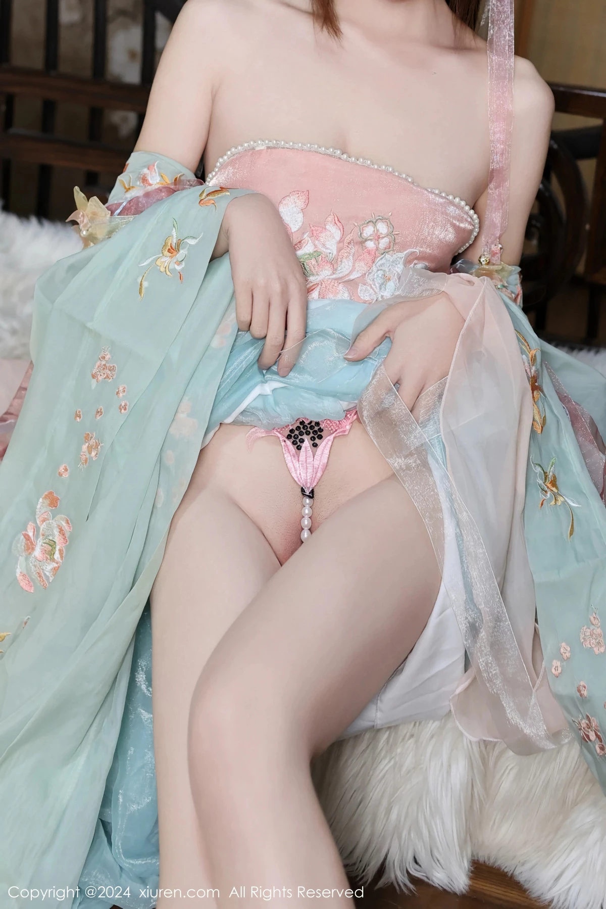 图片[8]-[XiuRen秀人网]第7989期金tiao写真-秀人资源网