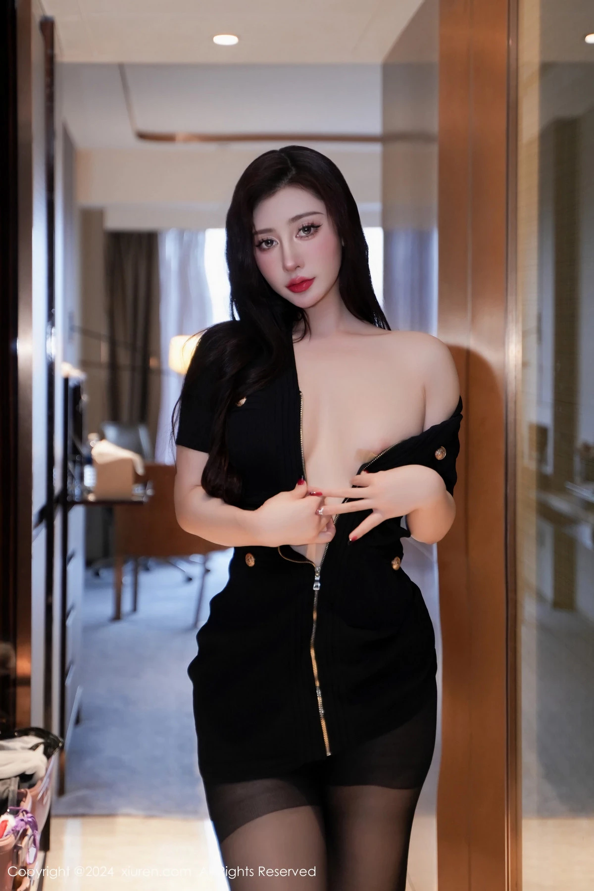 图片[12]-[XiuRen秀人网]第8170期蕾蕾醒了没写真-秀人资源网