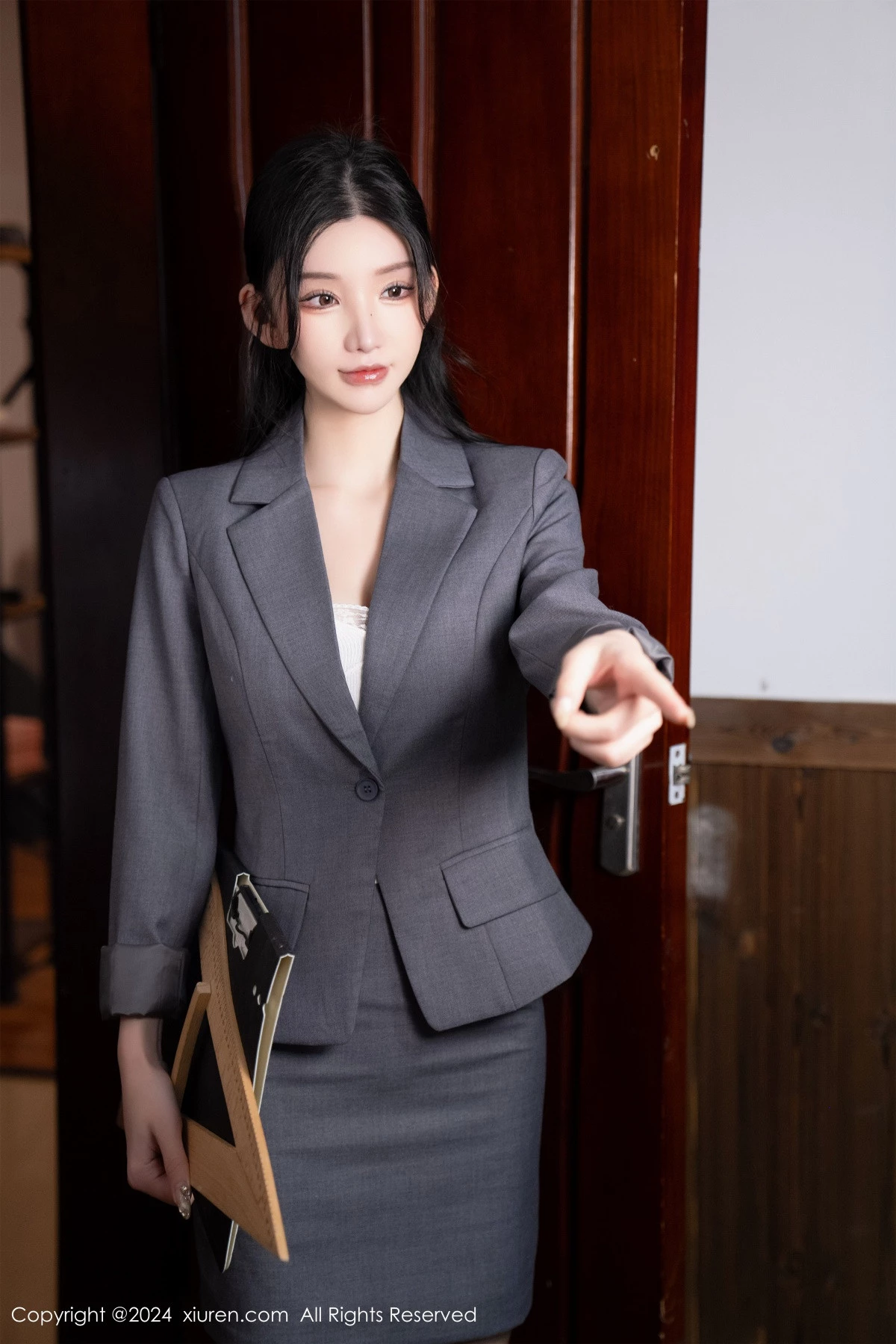 图片[5]-[XiuRen秀人网]第8204期周于希写真-秀人资源网