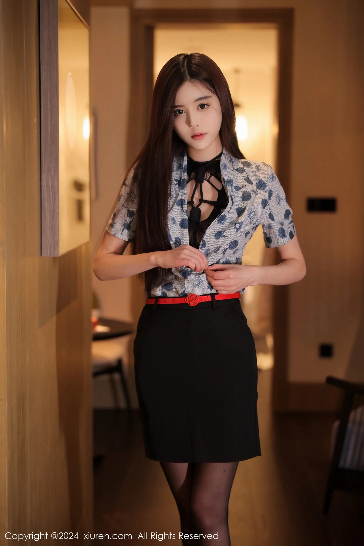 图片[2]-[XiuRen秀人网]第8125期晚苏写真-秀人资源网