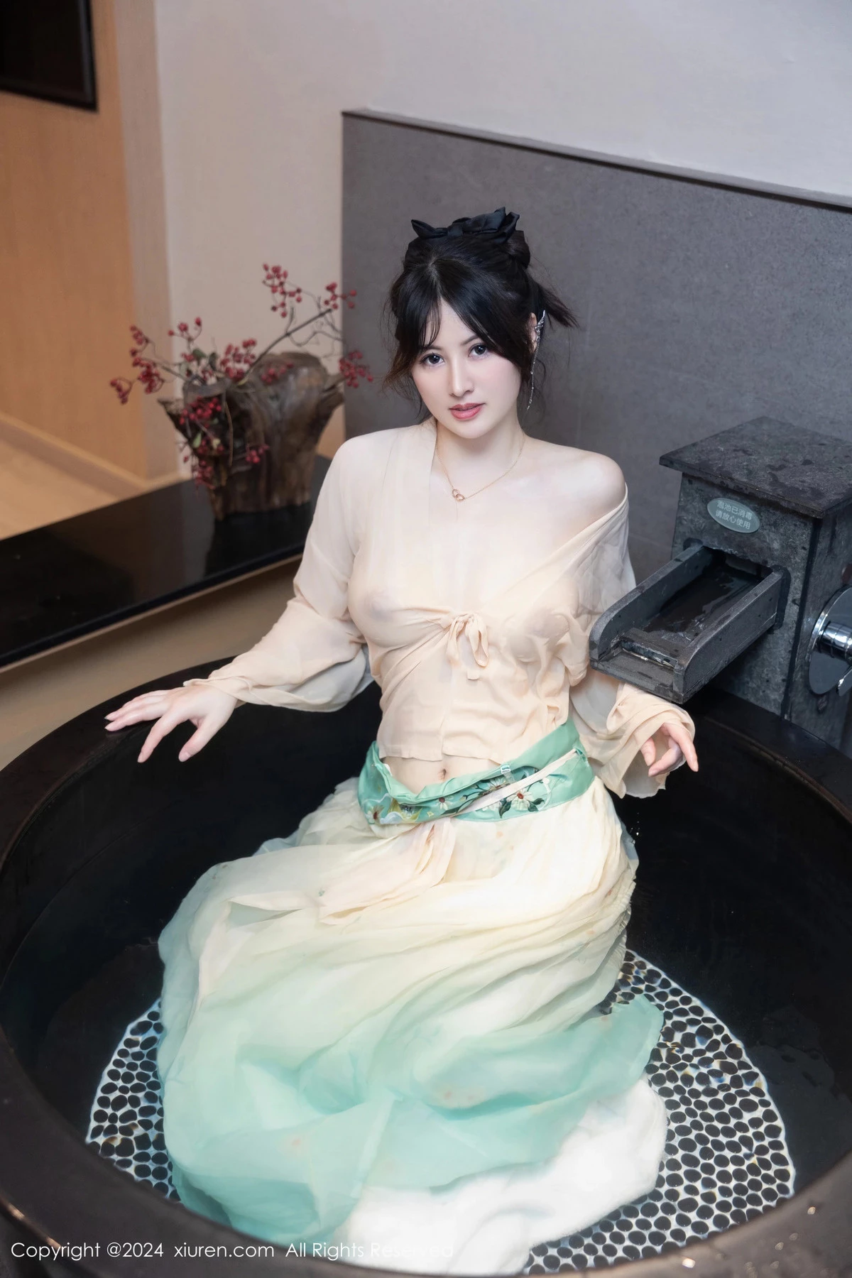 图片[2]-[XiuRen秀人网]第8128期诗诗写真-秀人资源网