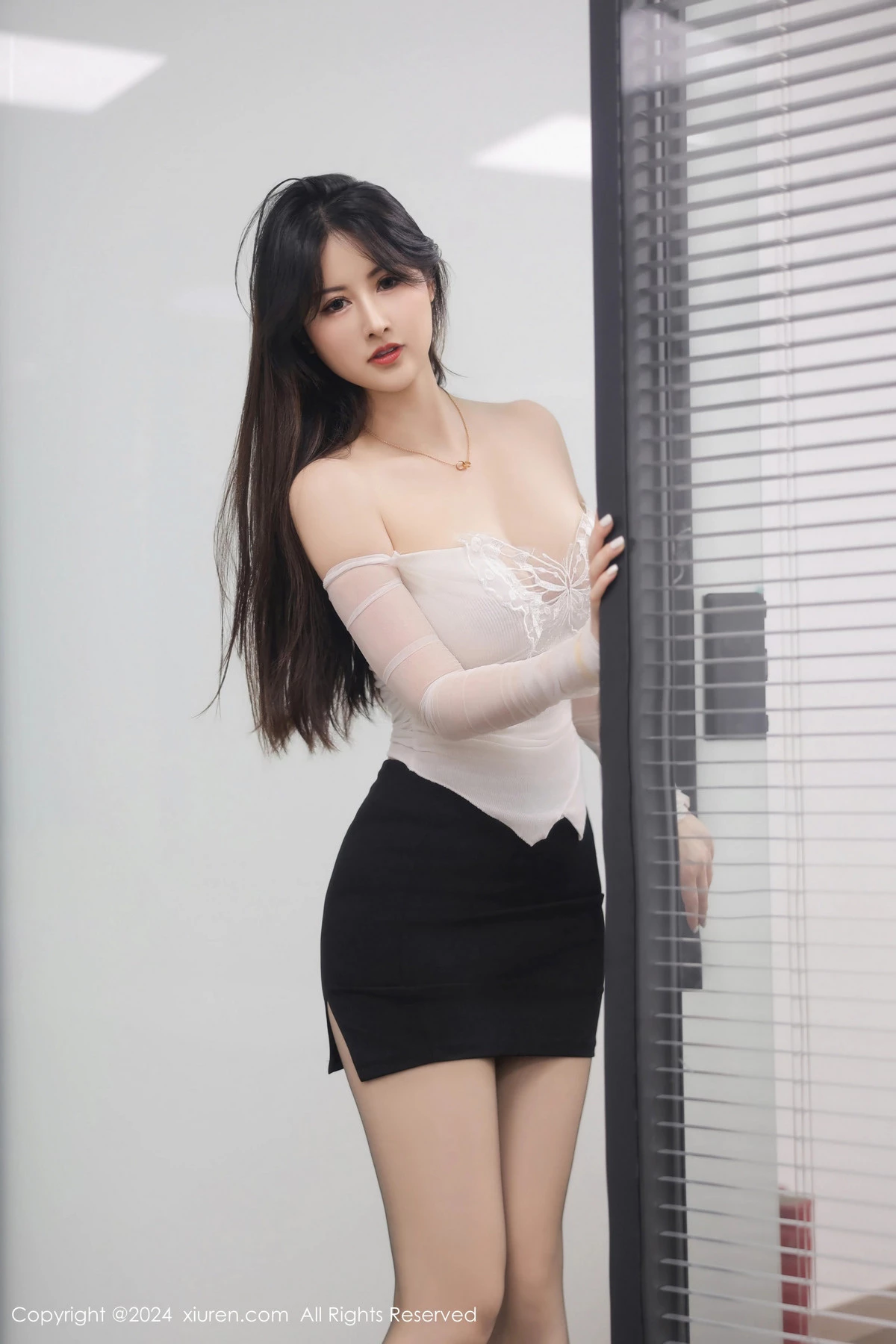 图片[2]-[XiuRen秀人网]第8766期诗诗写真-秀人资源网