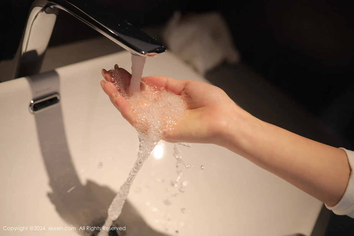 图片[4]-[XiuRen秀人网]第8804期Lingyu69写真-秀人资源网