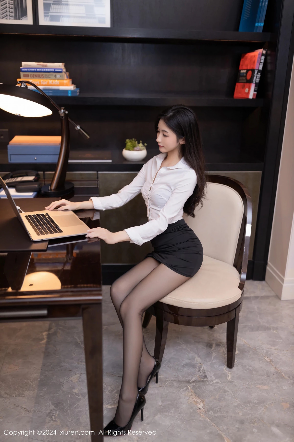 图片[2]-[XiuRen秀人网]第8830期鱼尾写真-秀人资源网