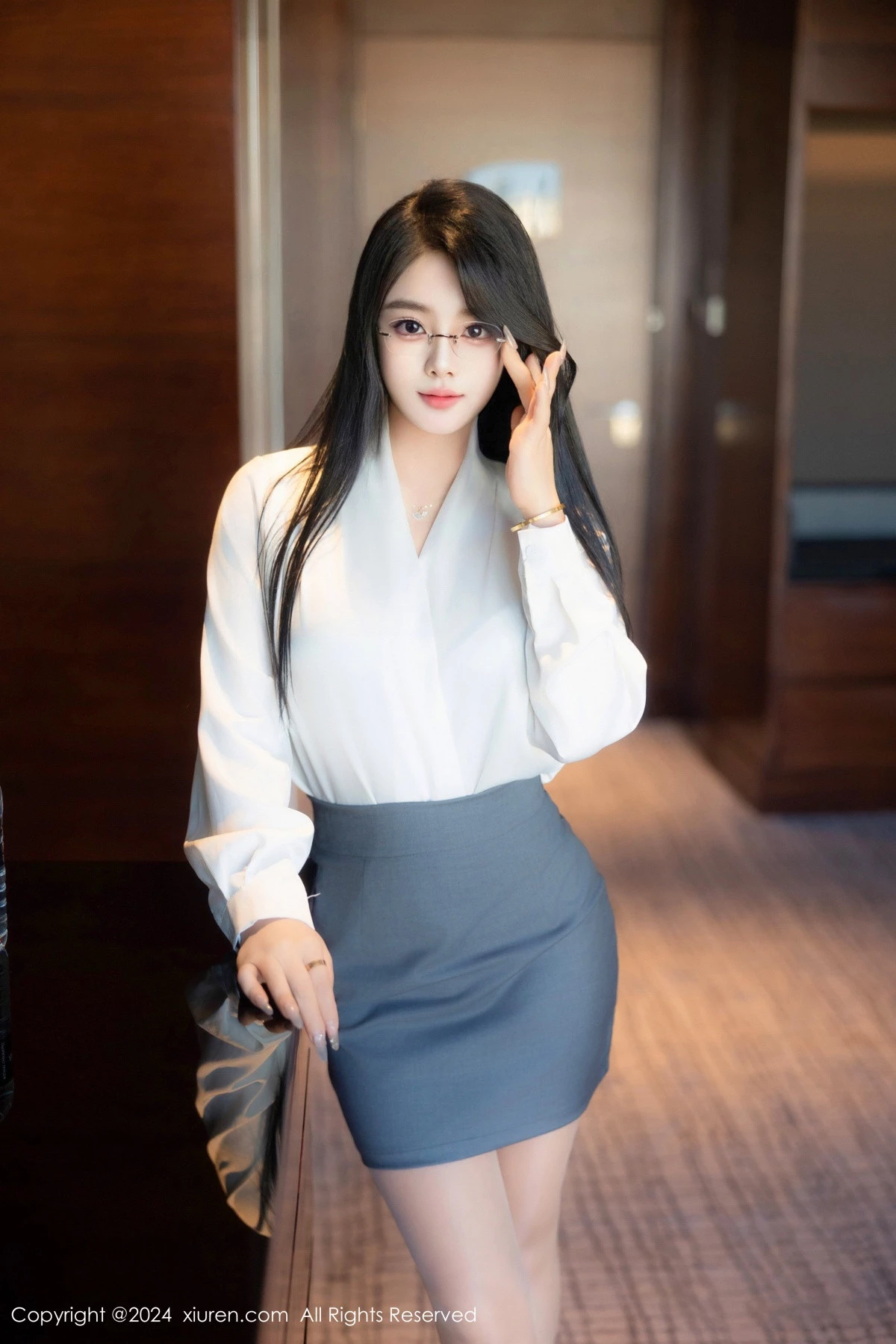 图片[4]-[XiuRen秀人网]第8989期麦田写真-秀人资源网