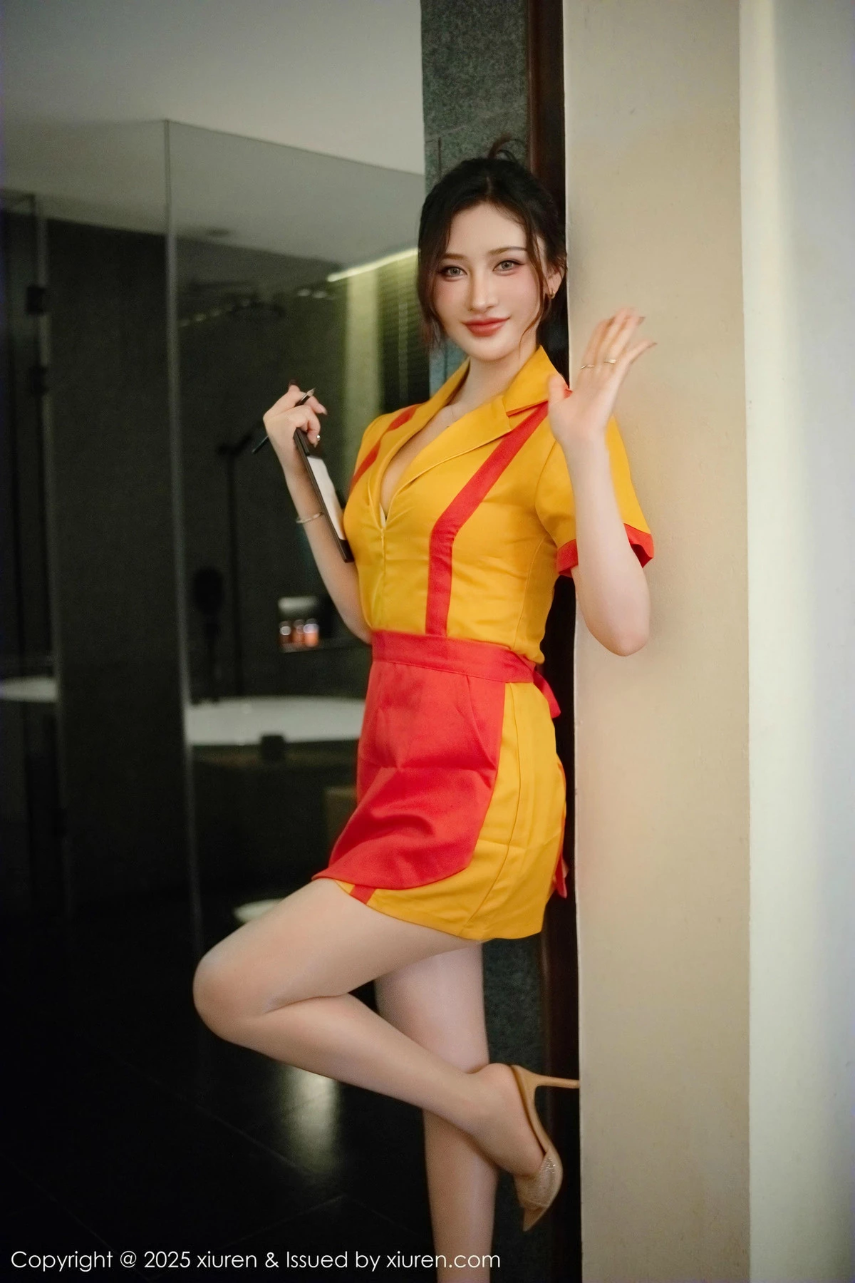 图片[2]-[XiuRen秀人网]第9695期蕾蕾醒了没写真-秀人资源网