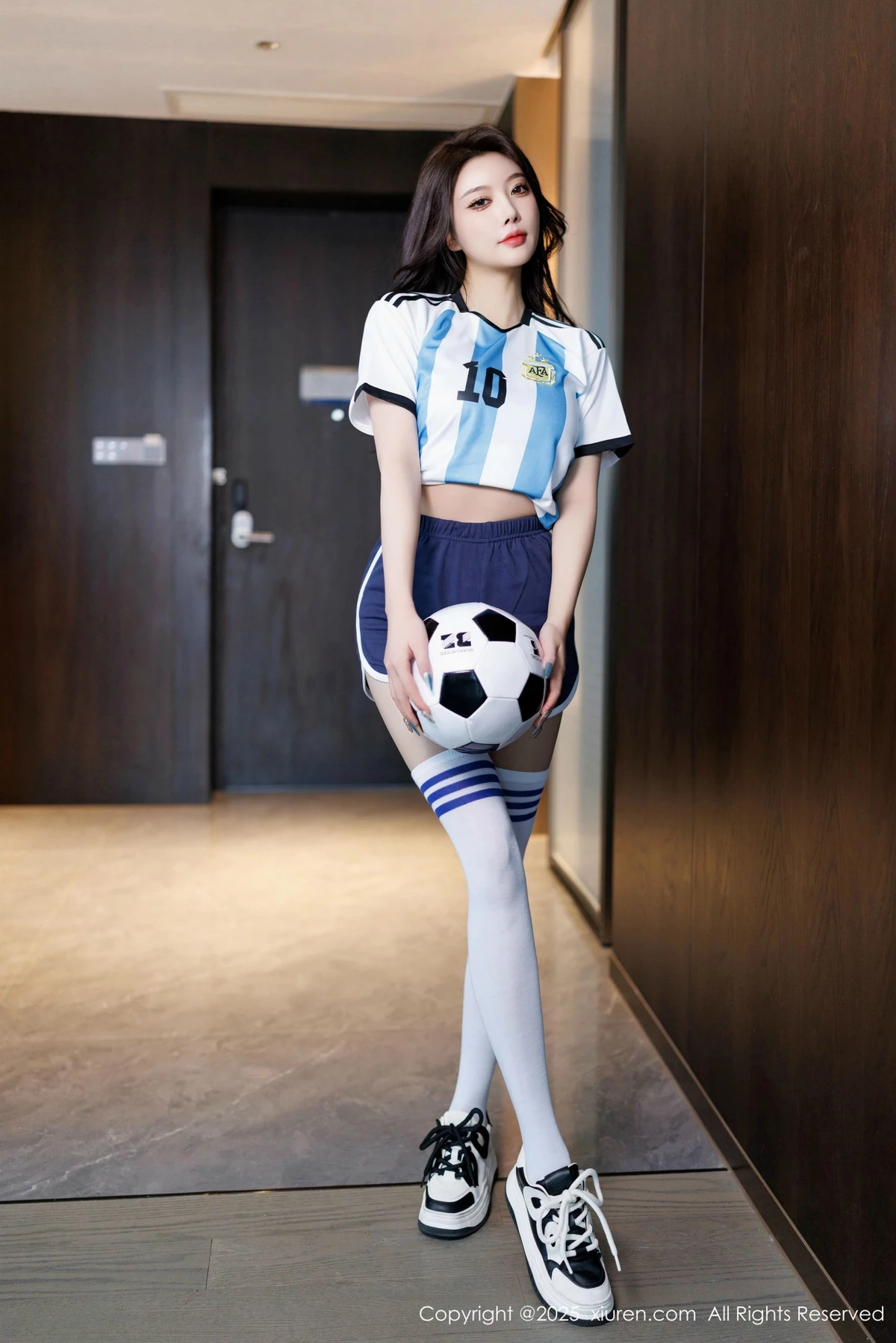 图片[5]-[XiuRen秀人网]第9706期杨晨晨写真-秀人资源网