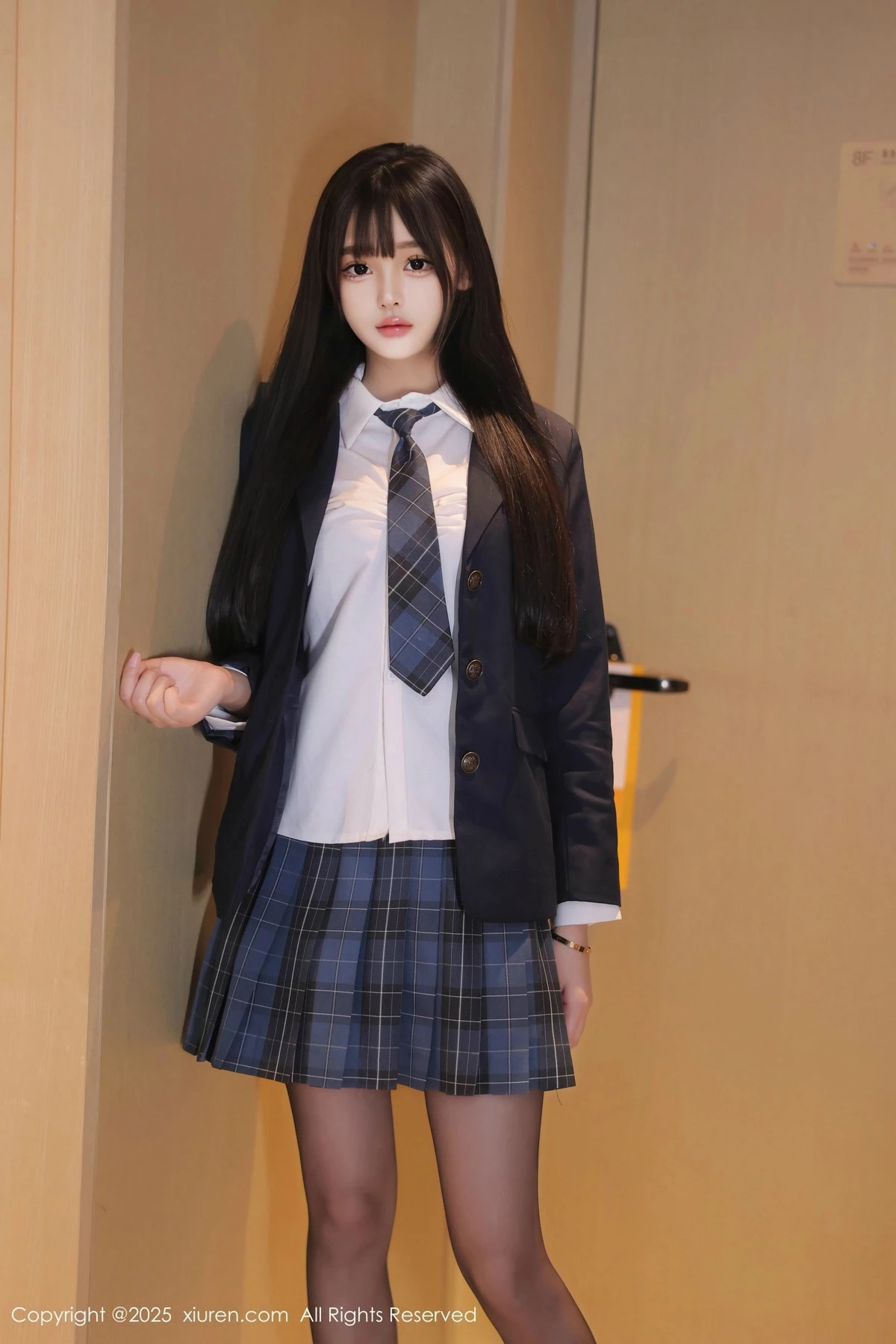[XiuRen秀人网]第9853期余安安写真-秀人资源网