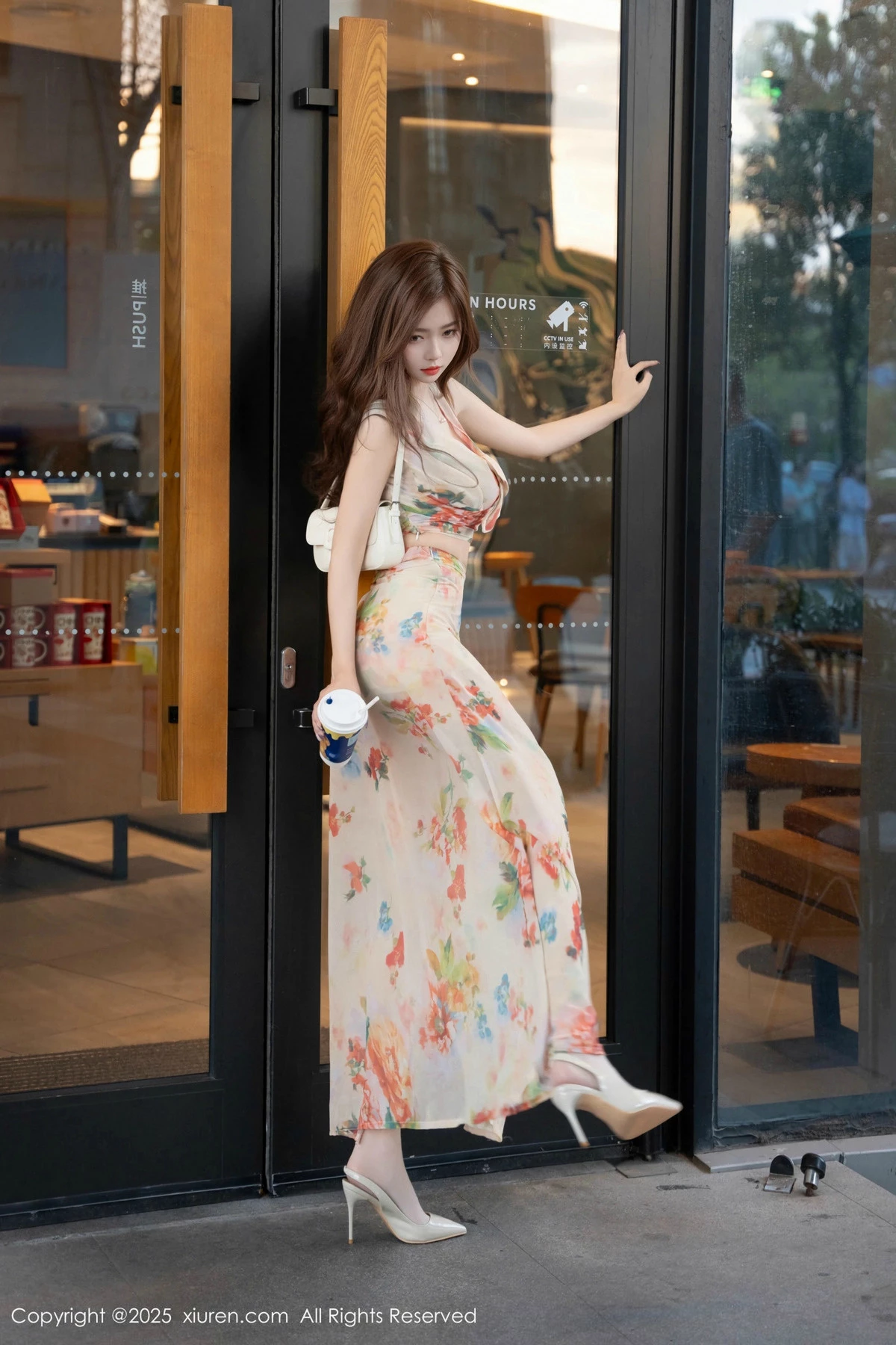 图片[5]-[XiuRen秀人网]第9792期拍黄瓜写真-秀人资源网