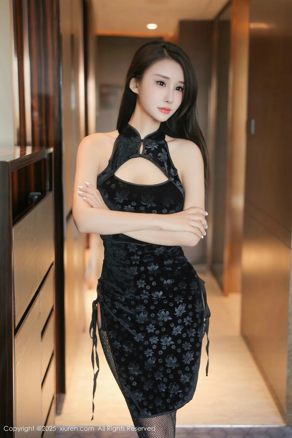 图片[5]-[XiuRen秀人网]第9990期艺艺写真-秀人资源网