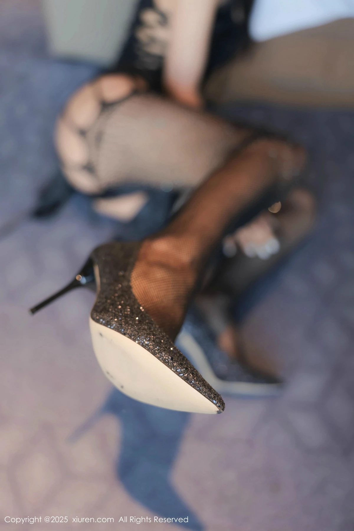 图片[2]-[XiuRen秀人网]第9990期艺艺写真-秀人资源网