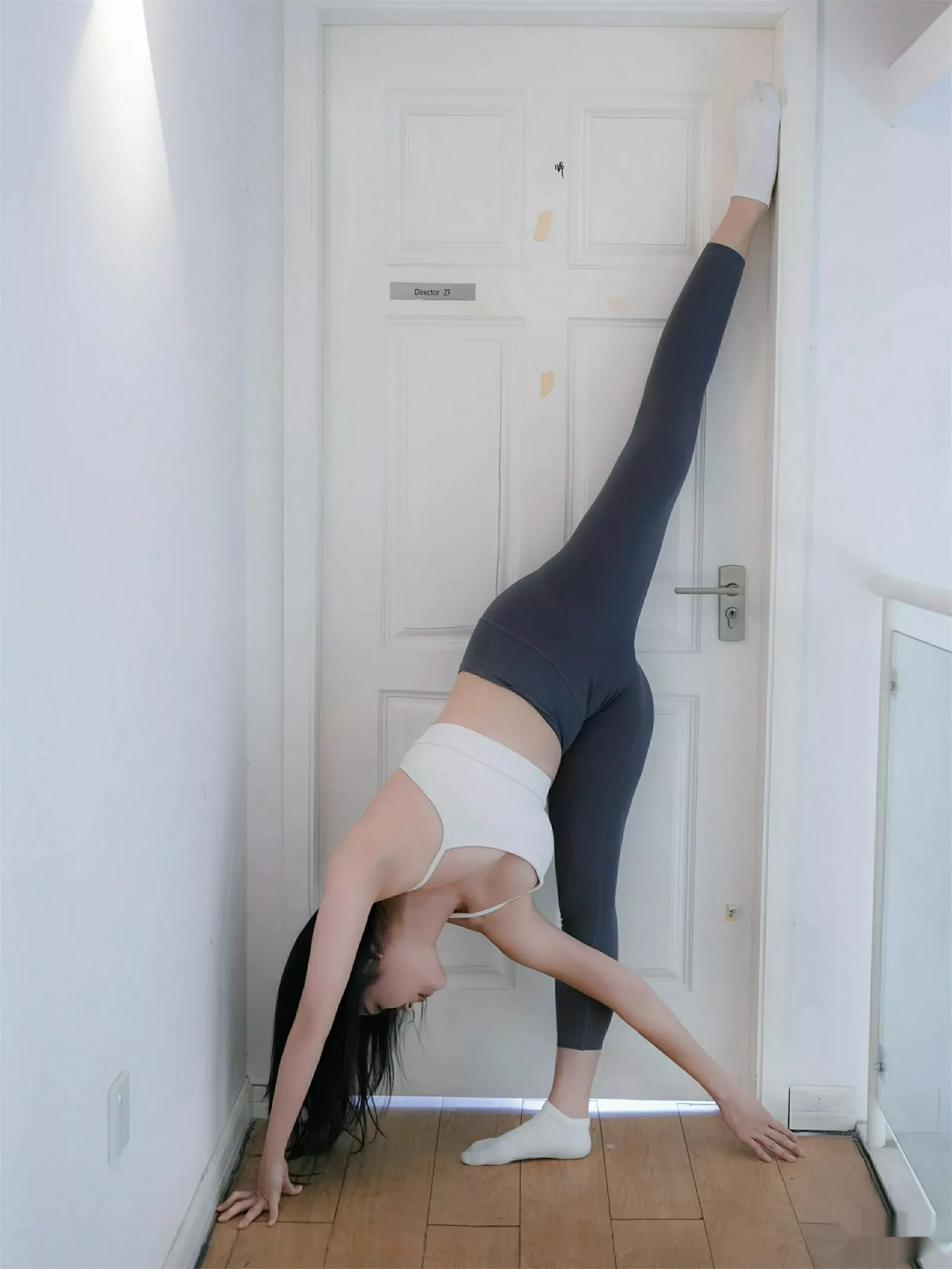 图片[11]-[XiuRen秀人网]第10595期玫瑰我爱你写真-秀人资源网