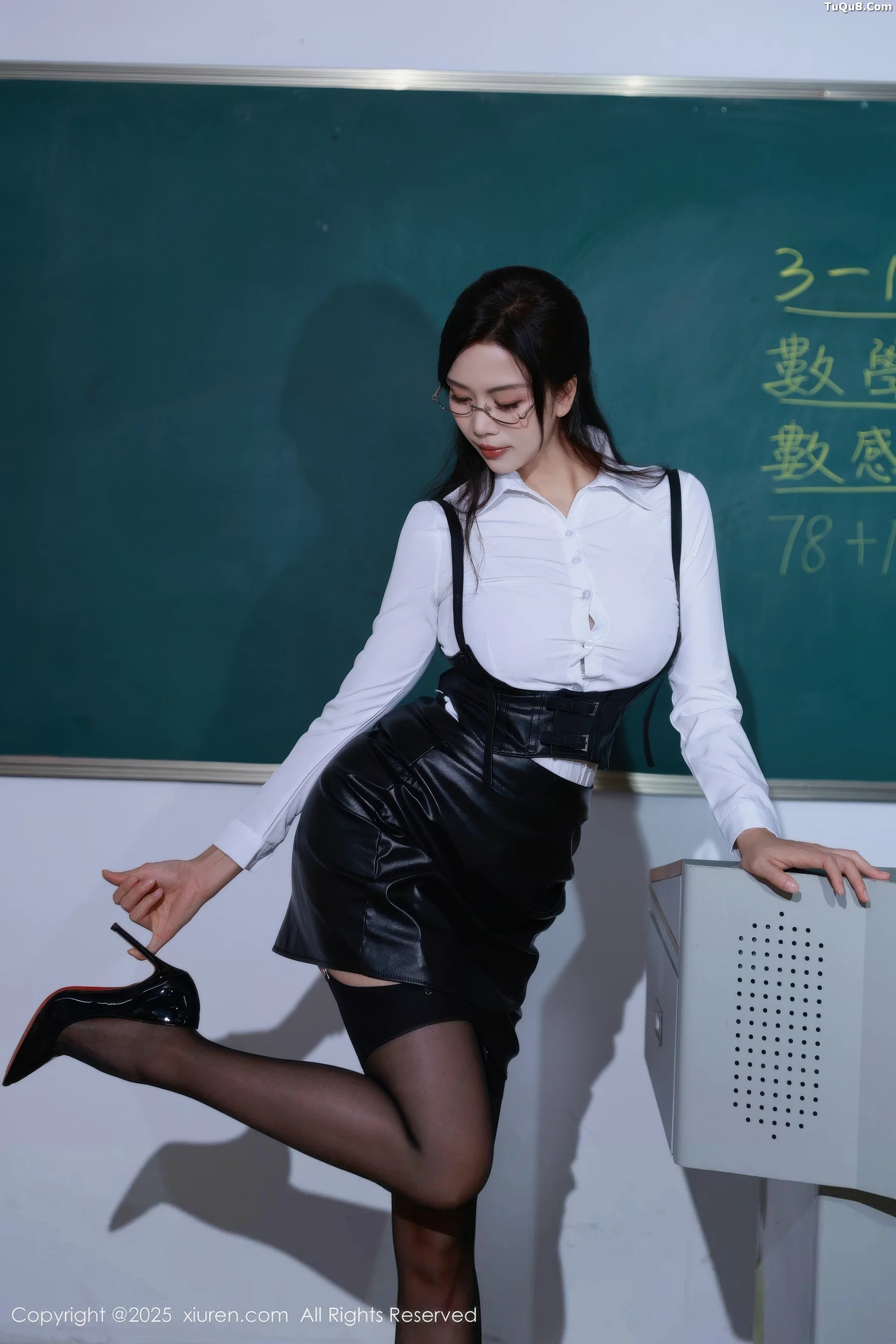 图片[2]-[XiuRen秀人网]第10846期玫瑰我爱你写真-秀人资源网